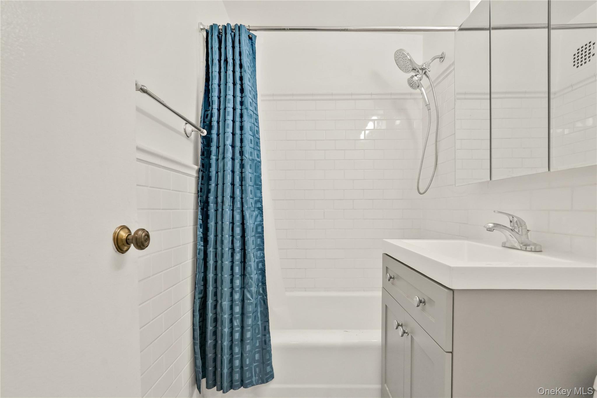 Apartment Burns  Queens, NY 11374, MLS-951949-17