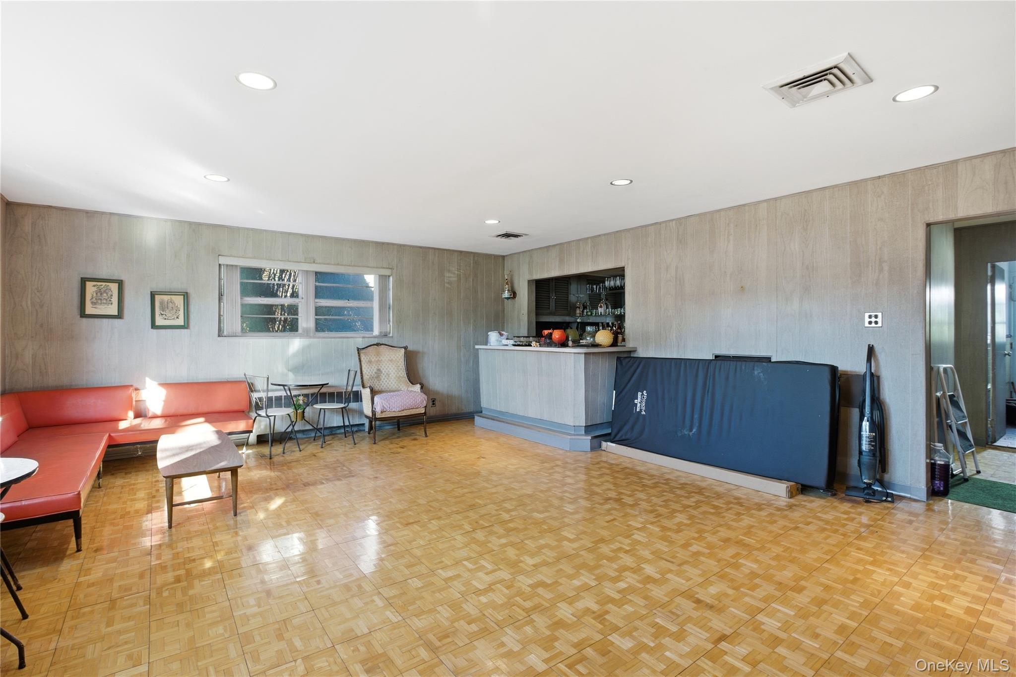 Single Family 216th  Queens, NY 11360, MLS-951952-21