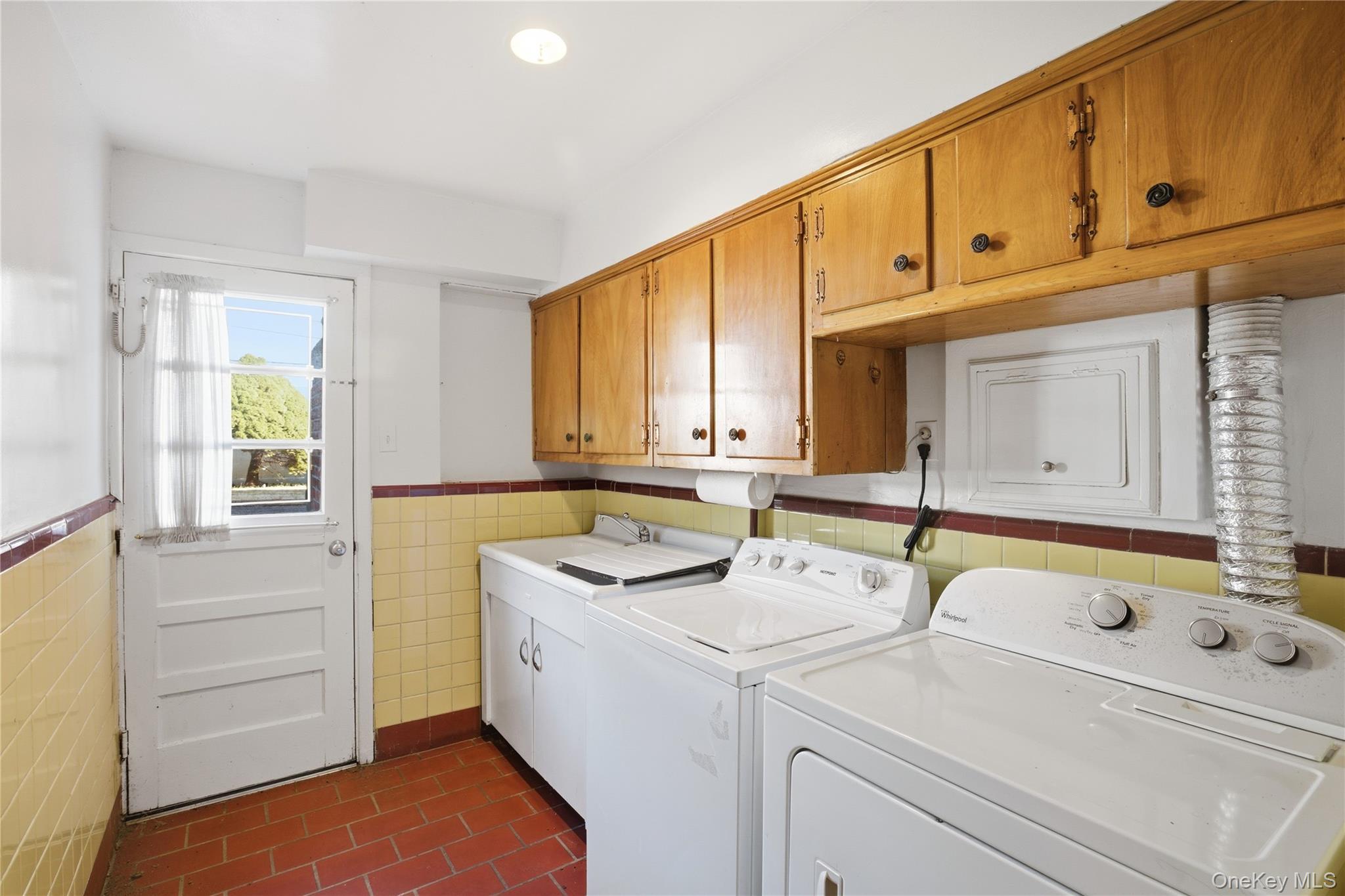 Single Family 216th  Queens, NY 11360, MLS-951952-24