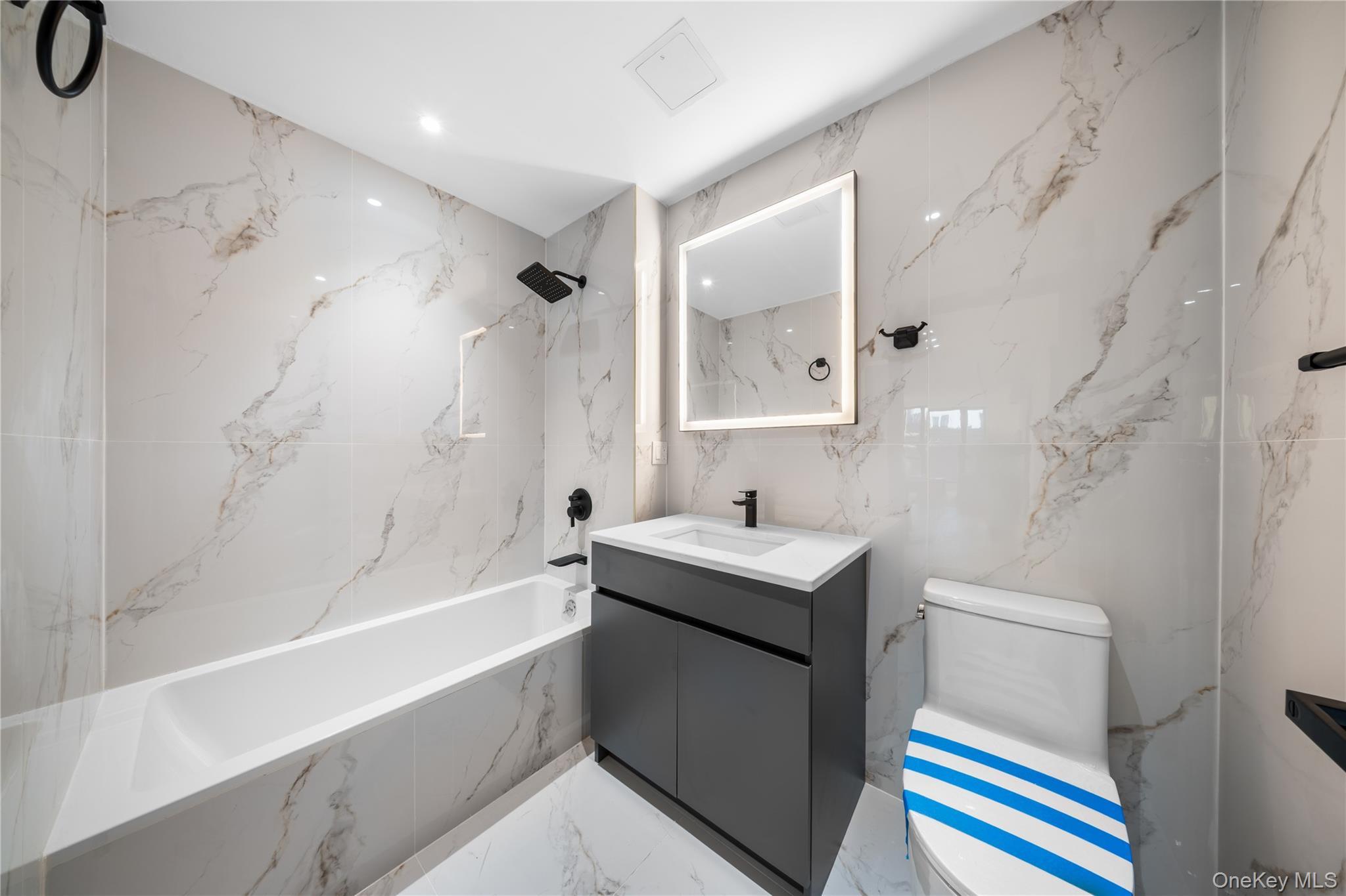 Condo 72nd  Queens, NY 11375, MLS-952045-20