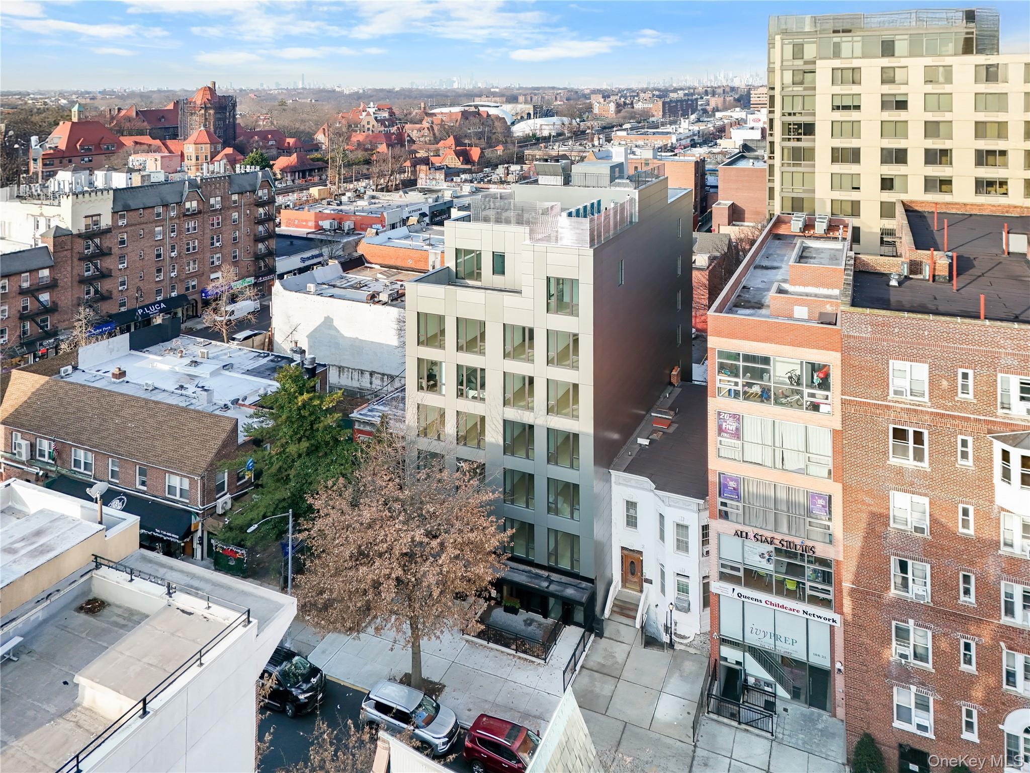 Condo 72nd  Queens, NY 11375, MLS-952045-3