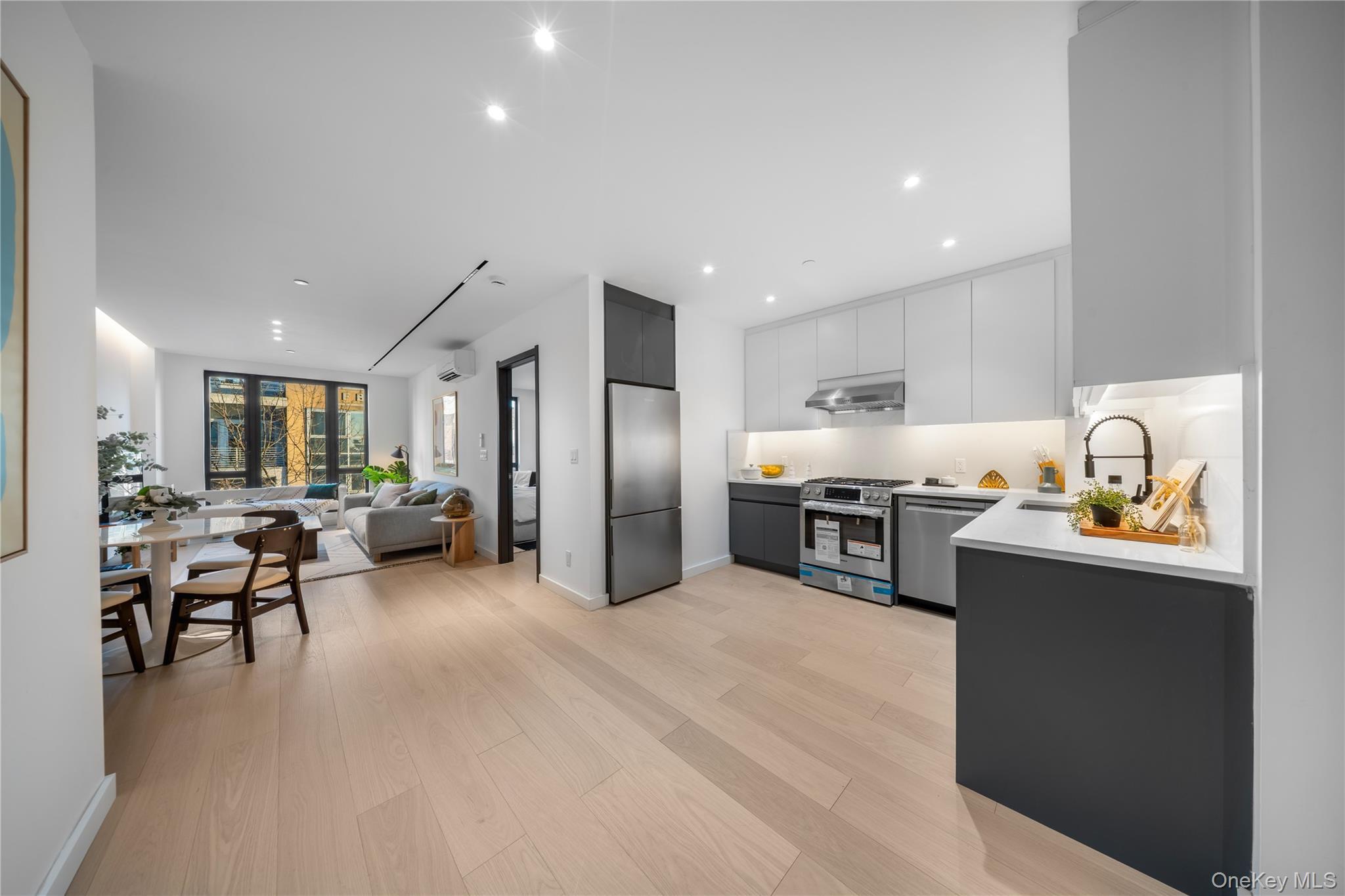 Condo 72nd  Queens, NY 11375, MLS-952045-33