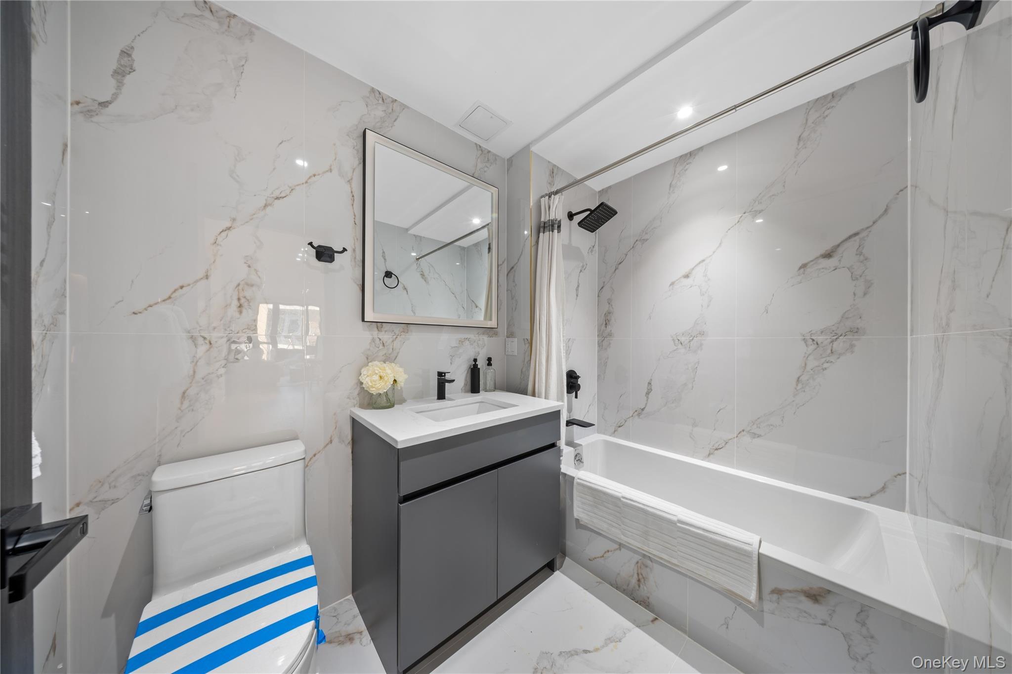 Condo 72nd  Queens, NY 11375, MLS-952045-36