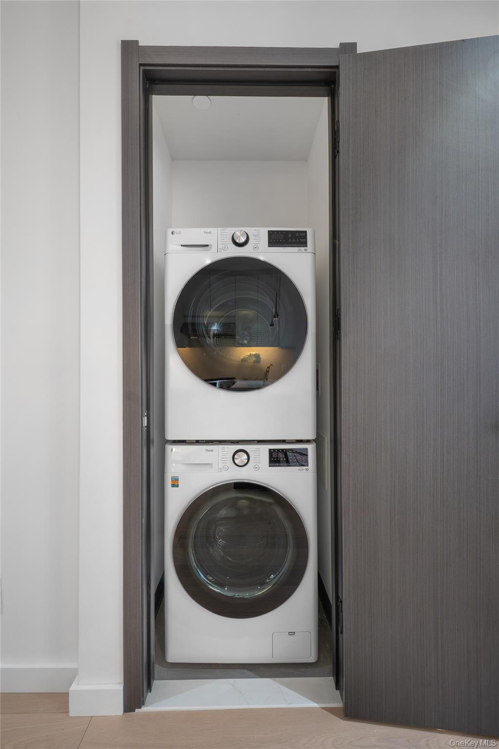 Condo 72nd  Queens, NY 11375, MLS-952045-48