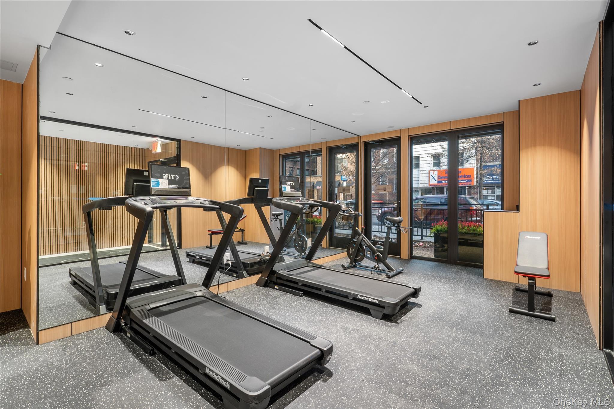 Condo 72nd  Queens, NY 11375, MLS-952045-7