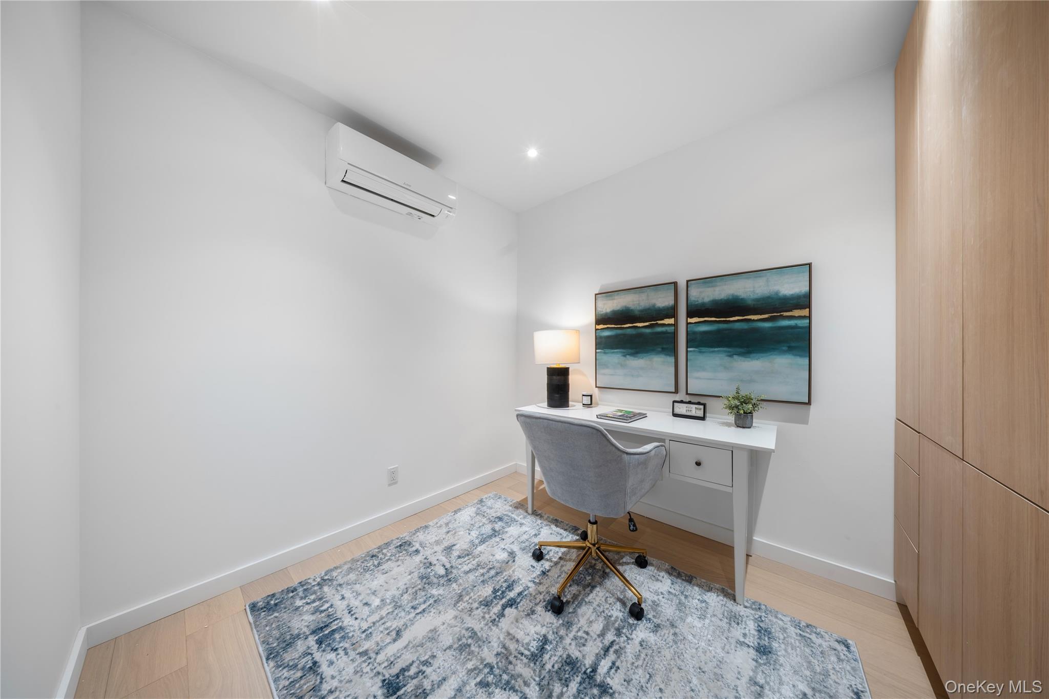 Condo 72nd  Queens, NY 11375, MLS-952049-21