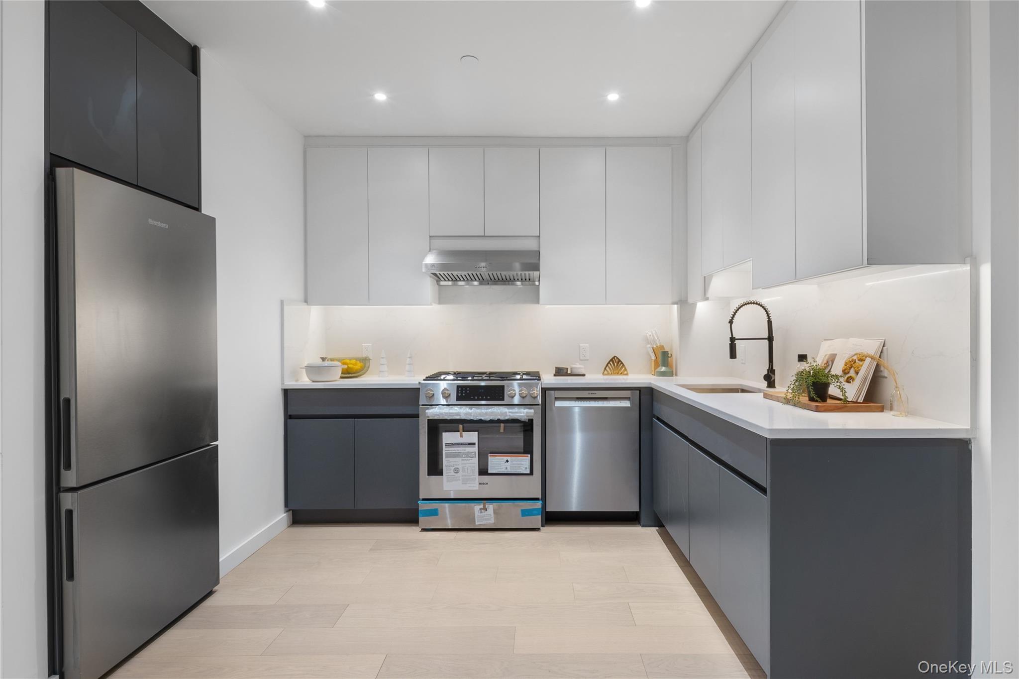 Condo 72nd  Queens, NY 11375, MLS-952049-28