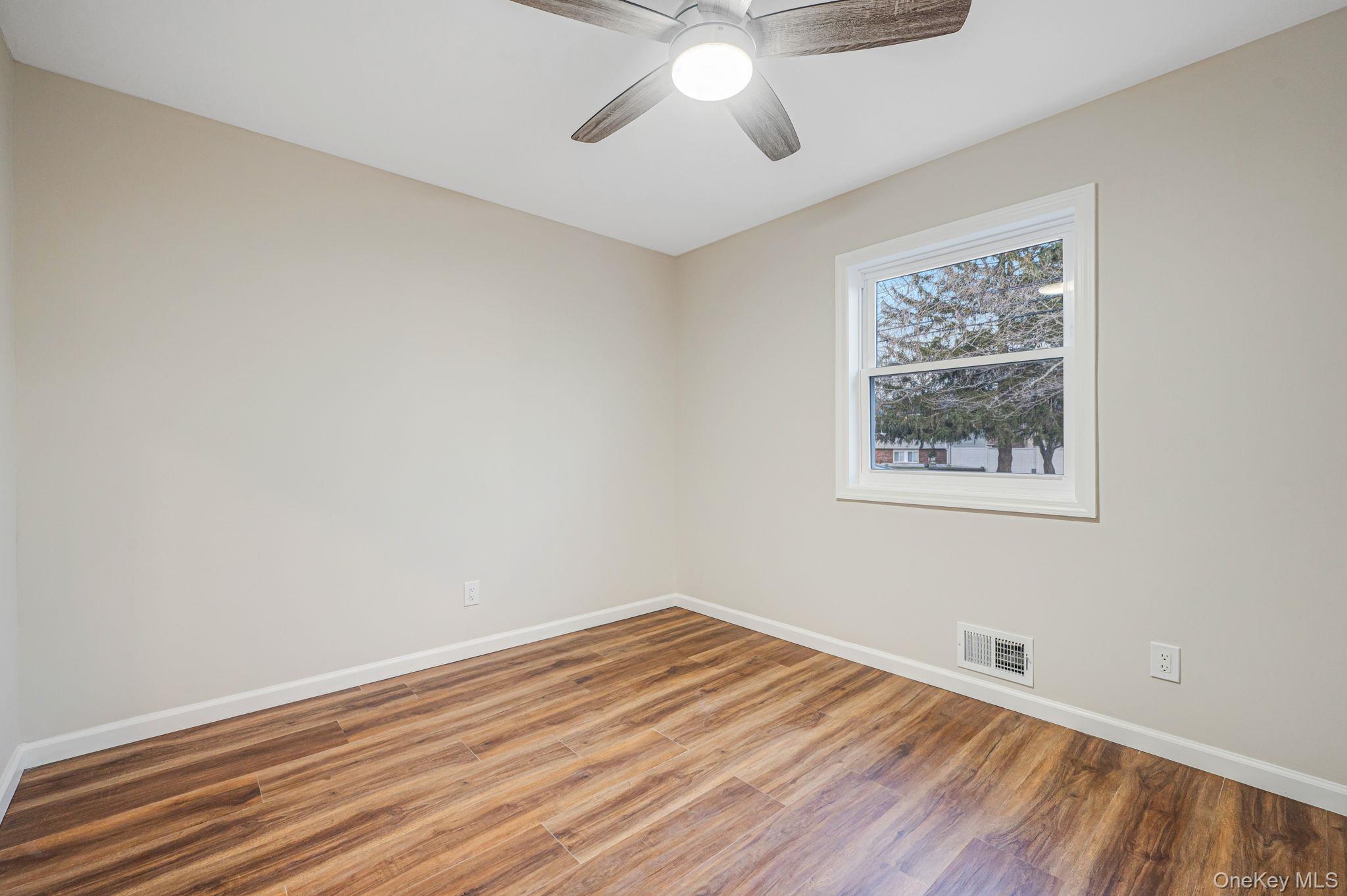 Single Family Nugent  Suffolk County, NY 11706, MLS-952059-23