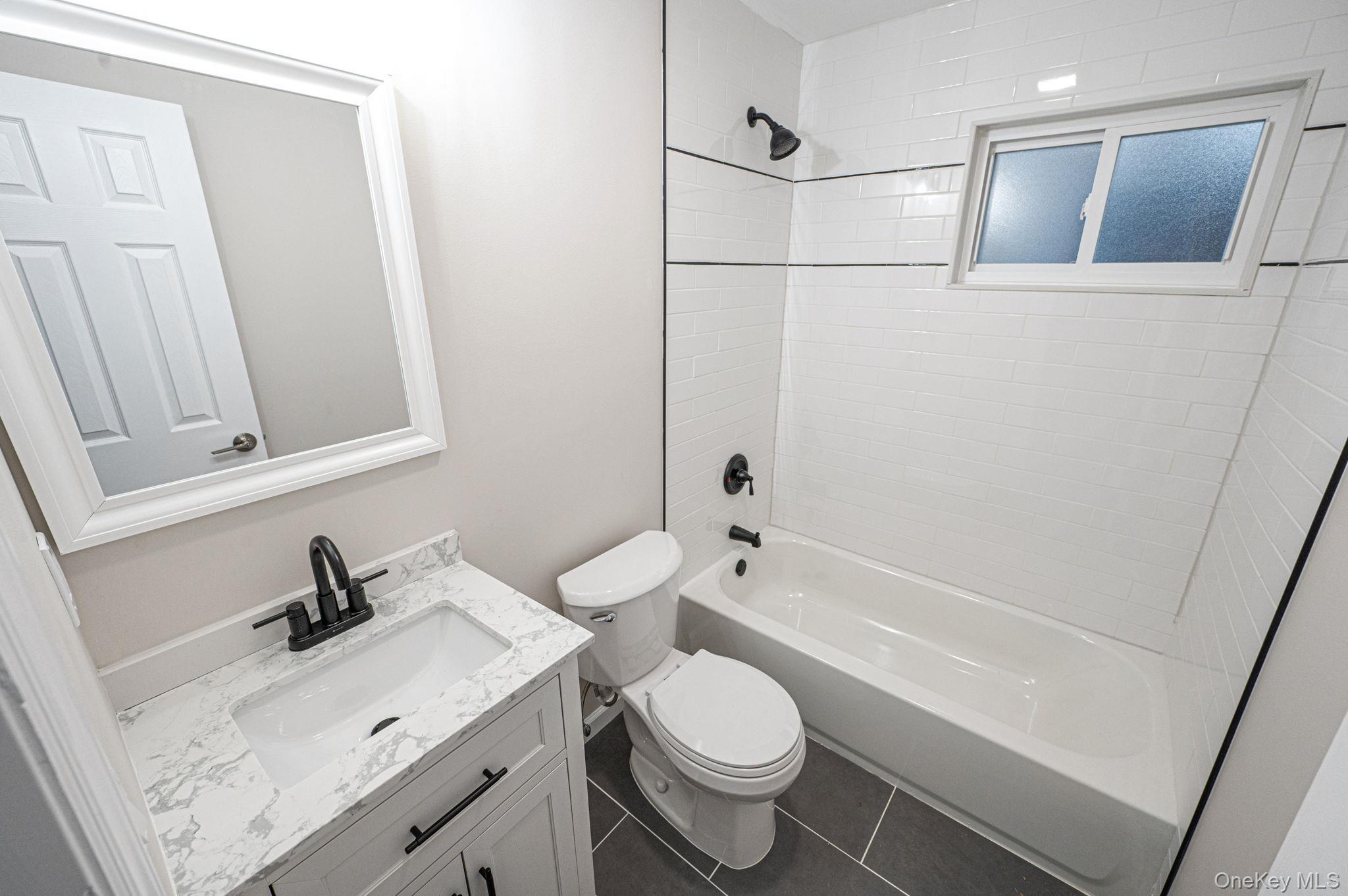 Single Family Nugent  Suffolk County, NY 11706, MLS-952059-25