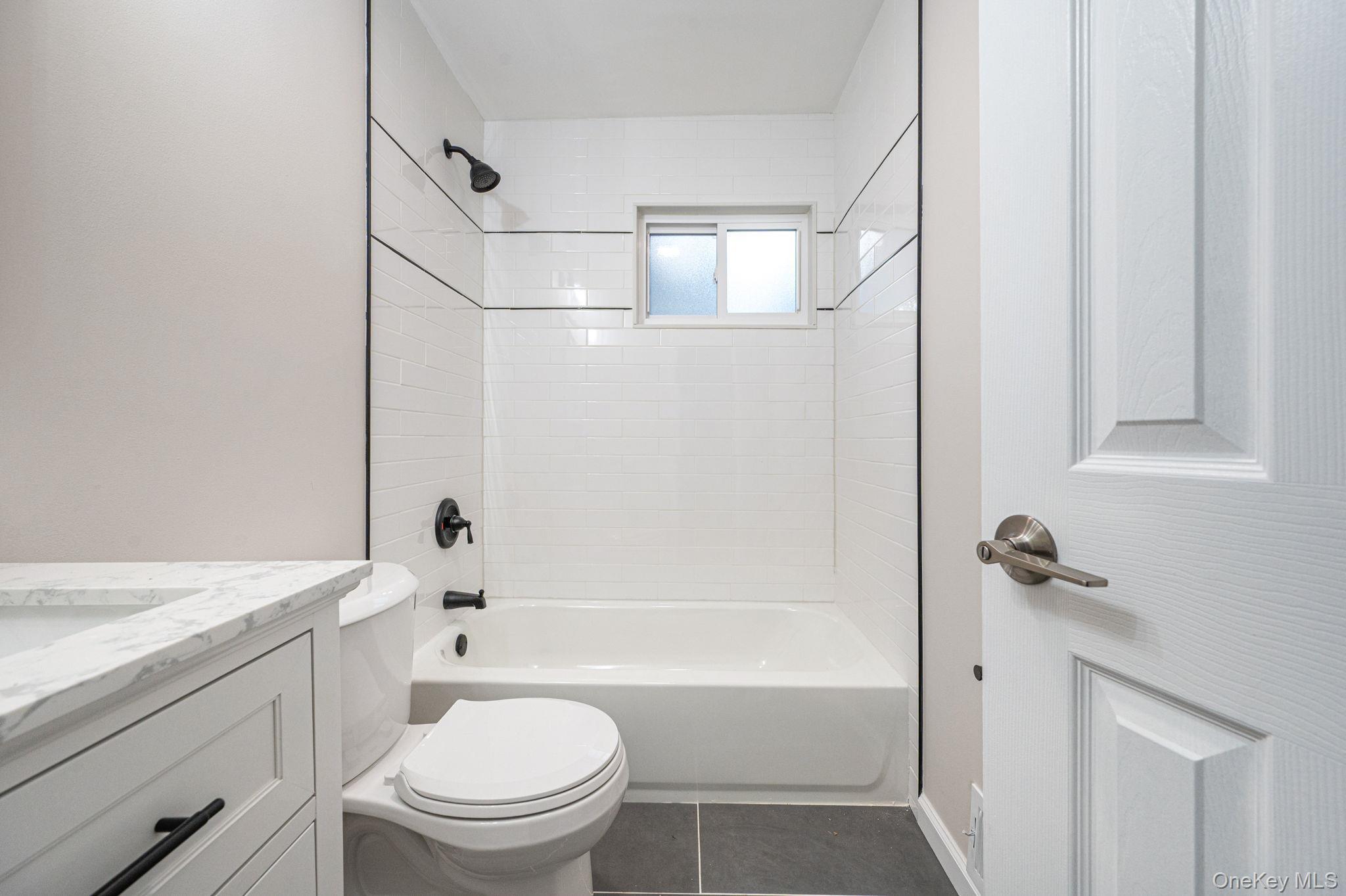 Single Family Nugent  Suffolk County, NY 11706, MLS-952059-26