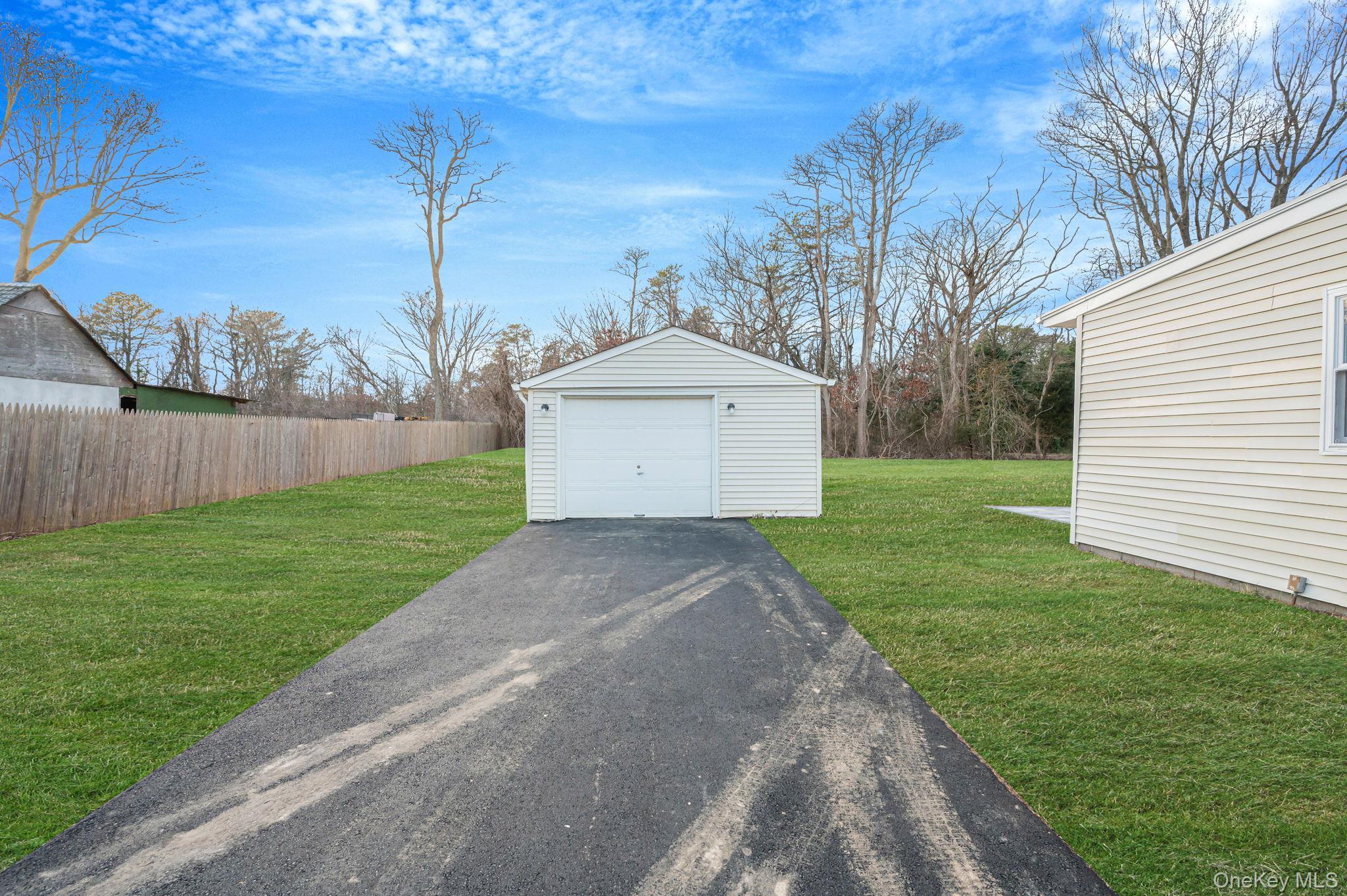 Single Family Nugent  Suffolk County, NY 11706, MLS-952059-28