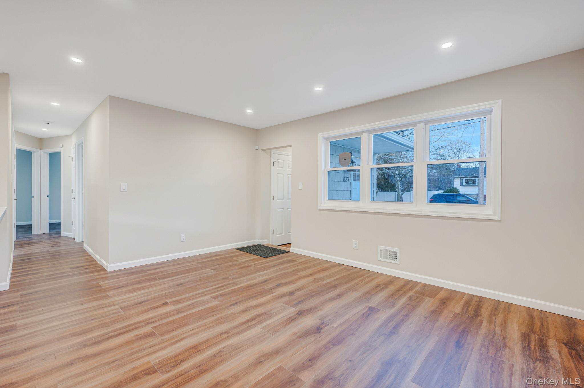 Single Family Nugent  Suffolk County, NY 11706, MLS-952059-3