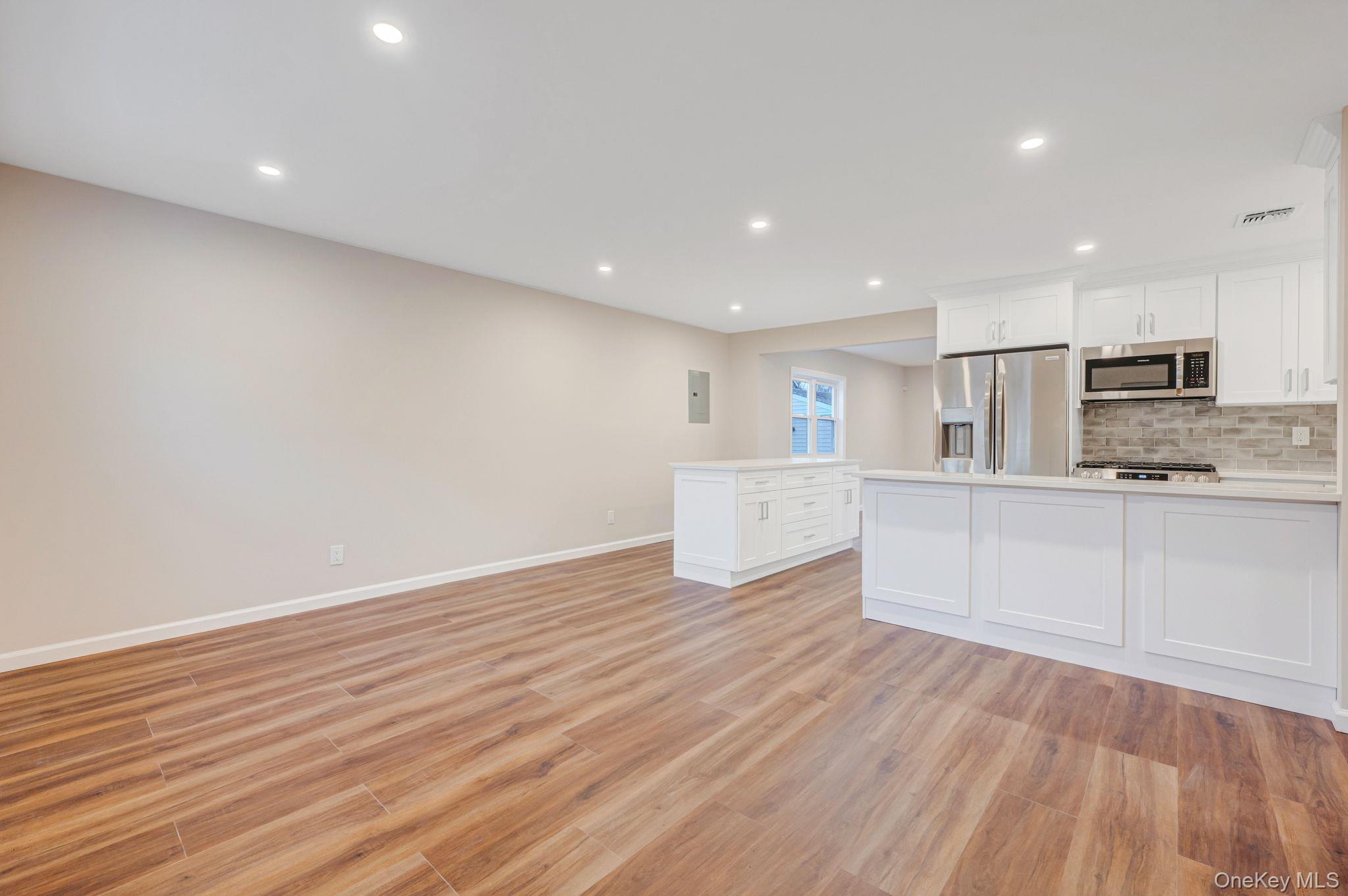 Single Family Nugent  Suffolk County, NY 11706, MLS-952059-5