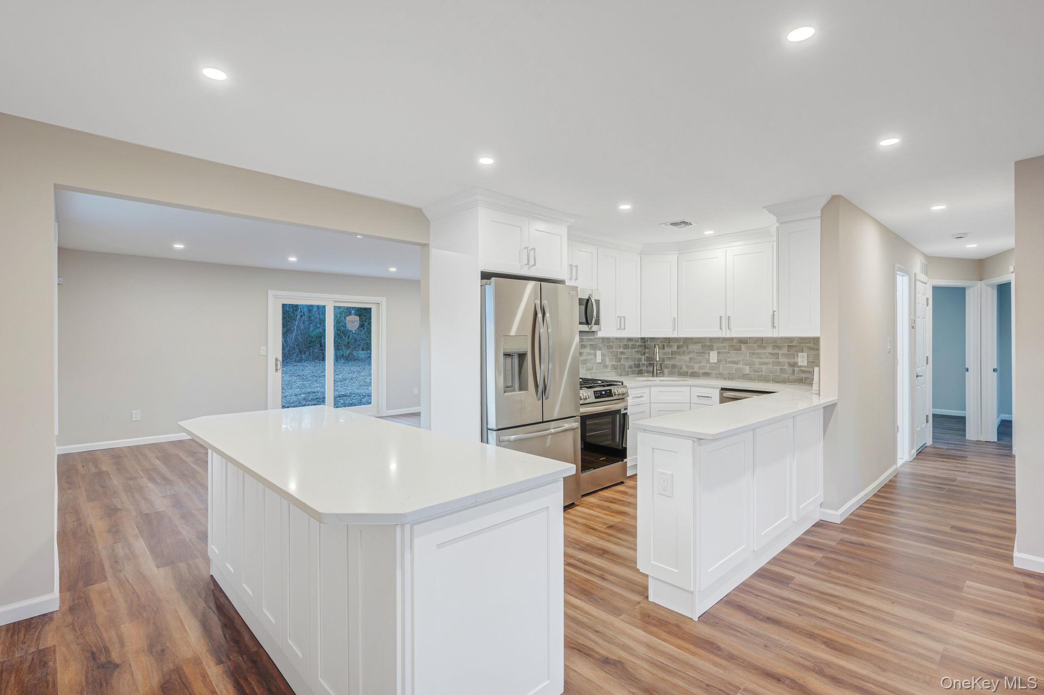 Single Family Nugent  Suffolk County, NY 11706, MLS-952059-7