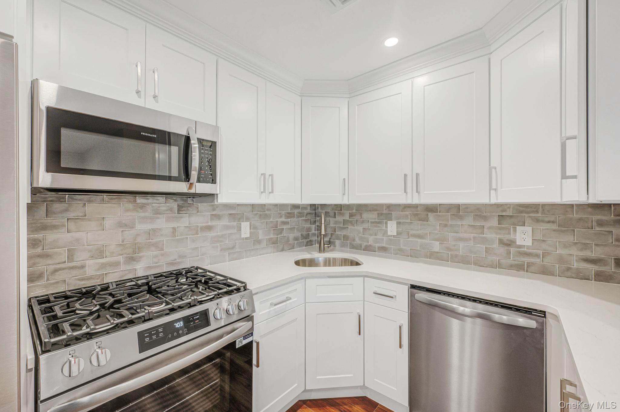 Single Family Nugent  Suffolk County, NY 11706, MLS-952059-9