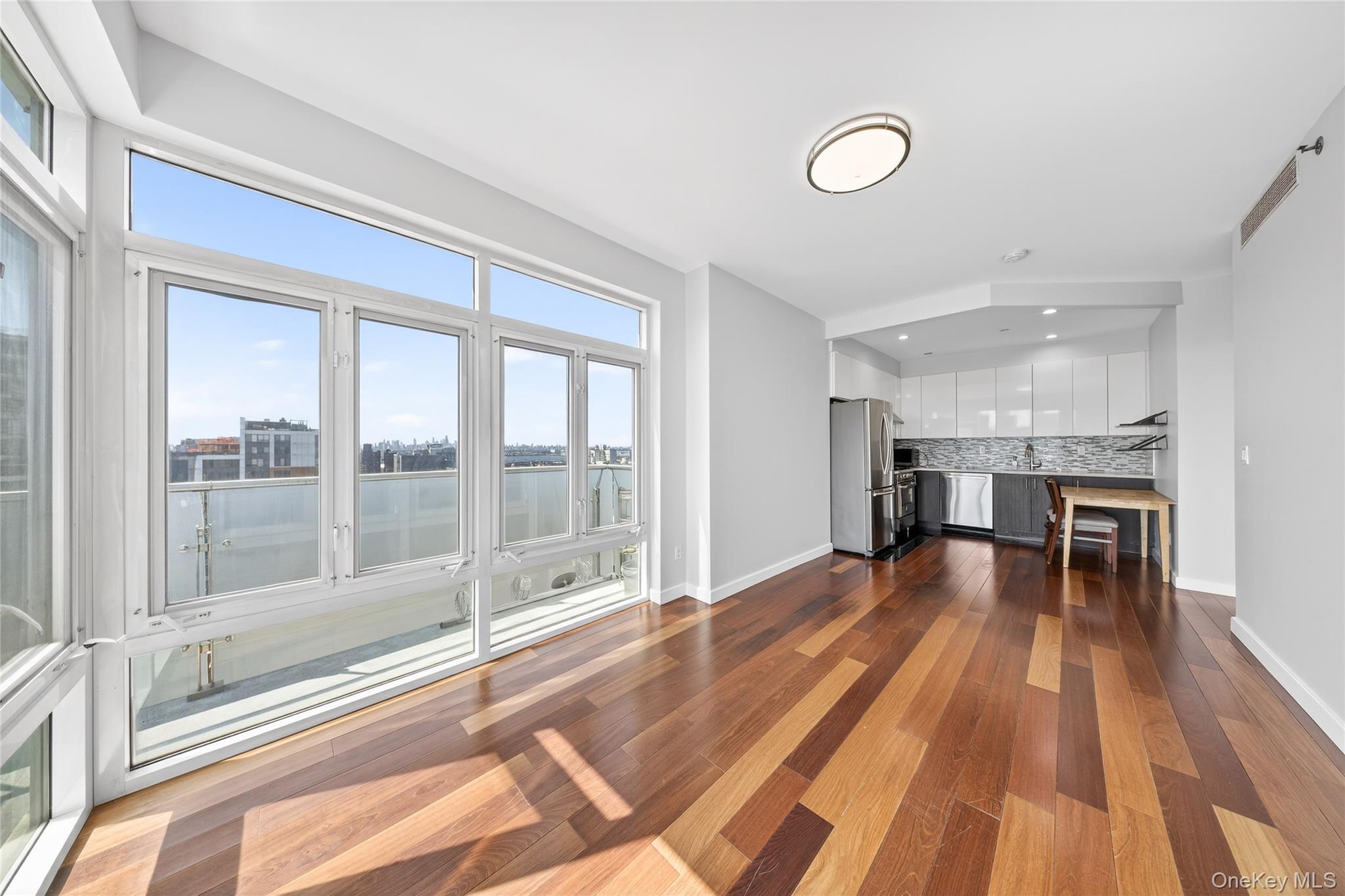 Condo 37th  Queens, NY 11354, MLS-952063-3