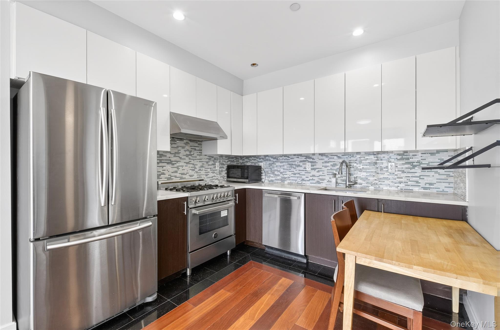 Condo 37th  Queens, NY 11354, MLS-952063-6