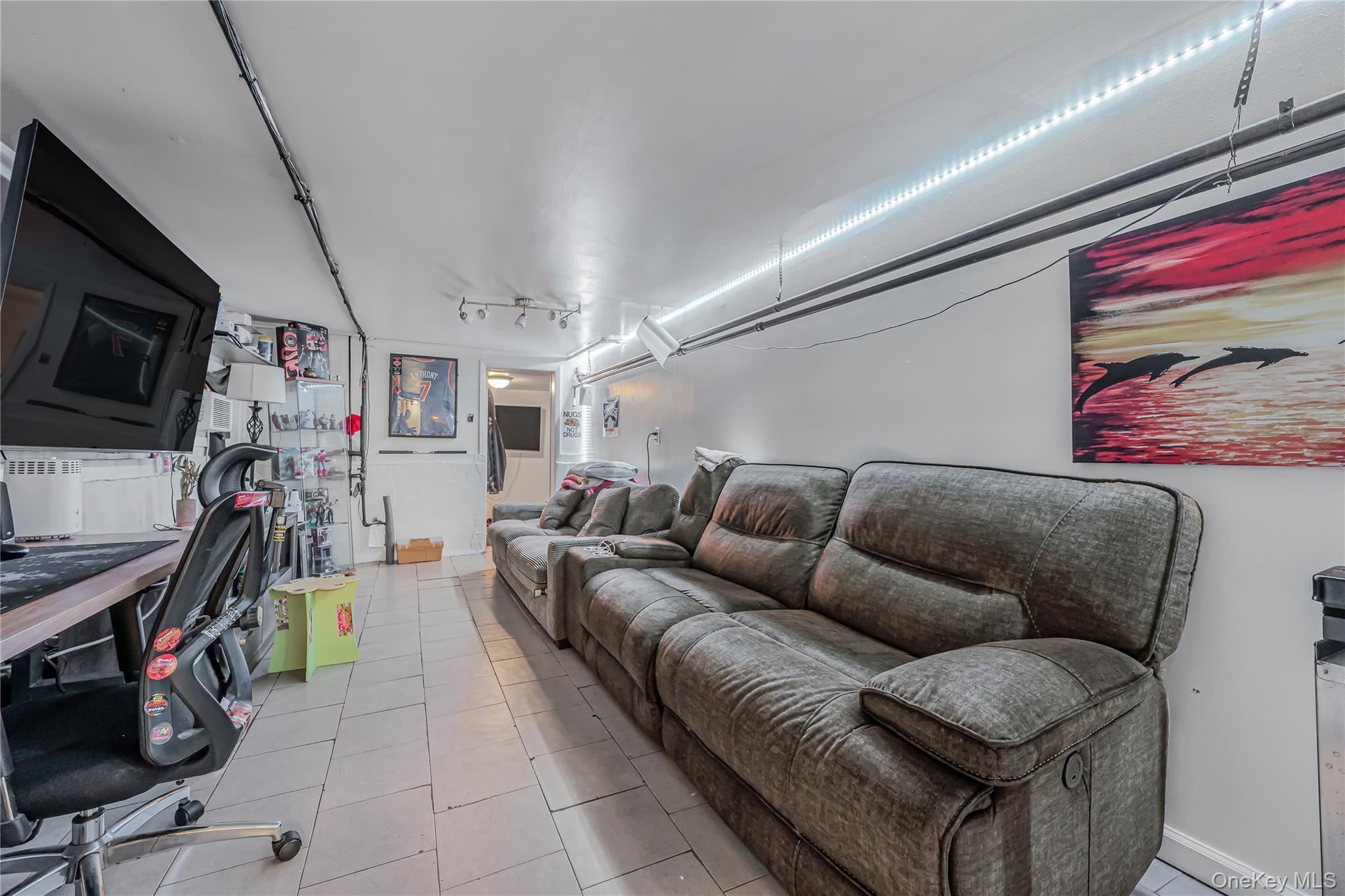 Single Family Chandler Queens, NY 11691, MLS-952064-20