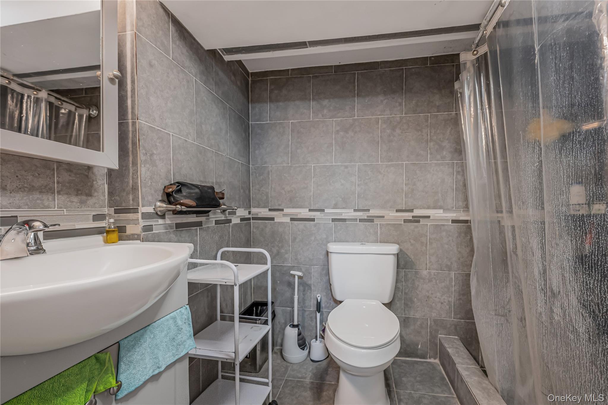 Single Family Chandler Queens, NY 11691, MLS-952064-22