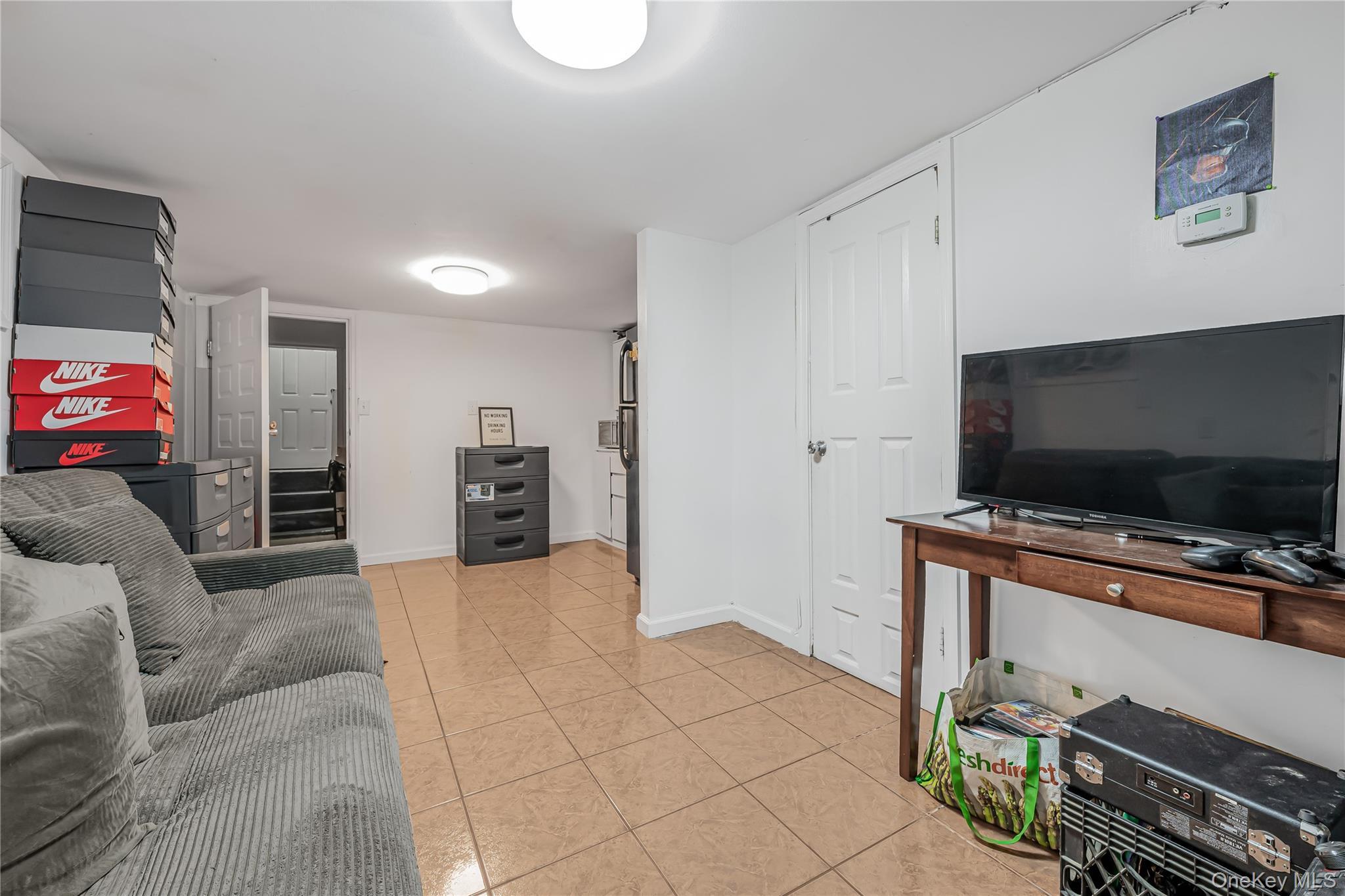 Single Family Chandler Queens, NY 11691, MLS-952064-25