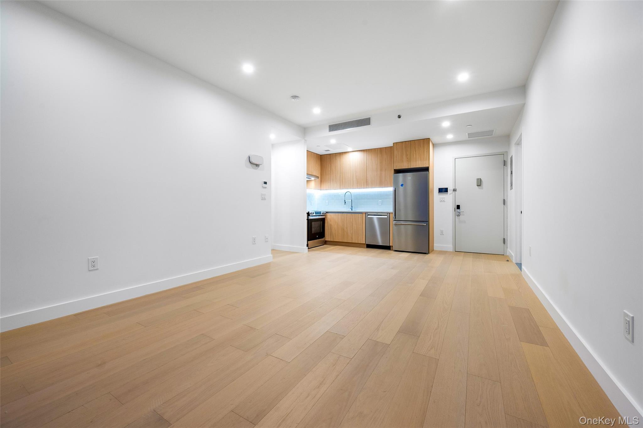 Condo Northern Blvd Queens, NY 11354, MLS-952094-5