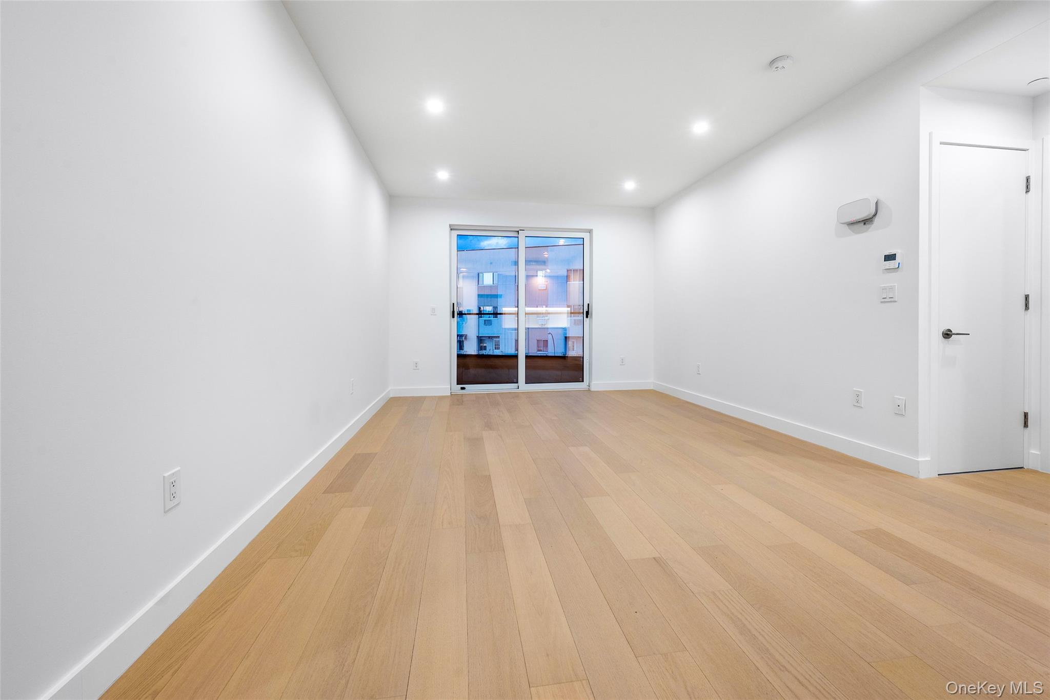 Condo Northern Blvd Queens, NY 11354, MLS-952094-6