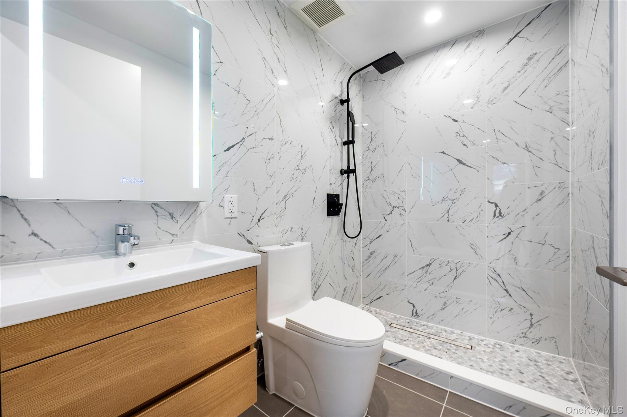 Condo Northern Blvd  Queens, NY 11354, MLS-952097-12