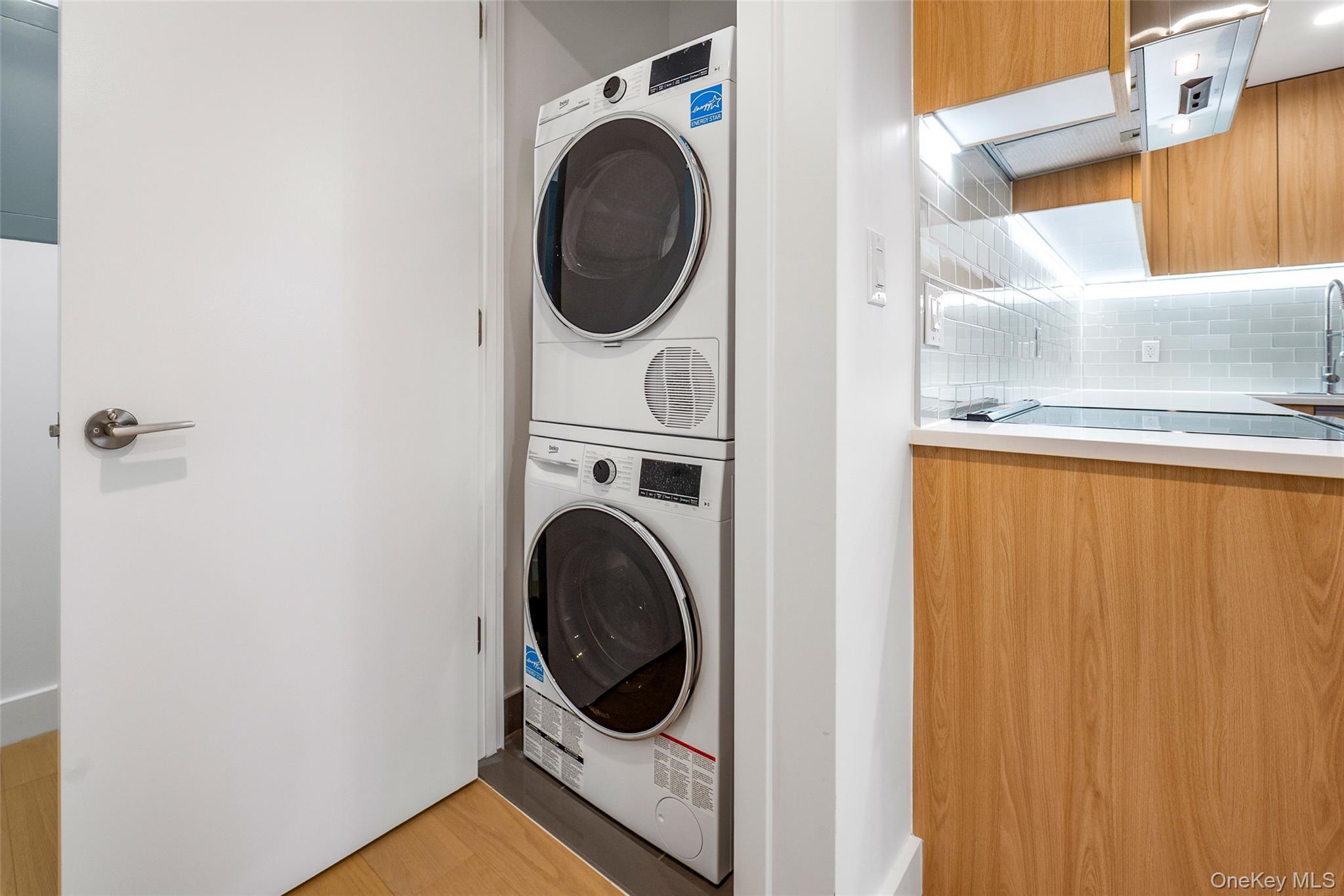 Condo Northern Blvd  Queens, NY 11354, MLS-952097-14