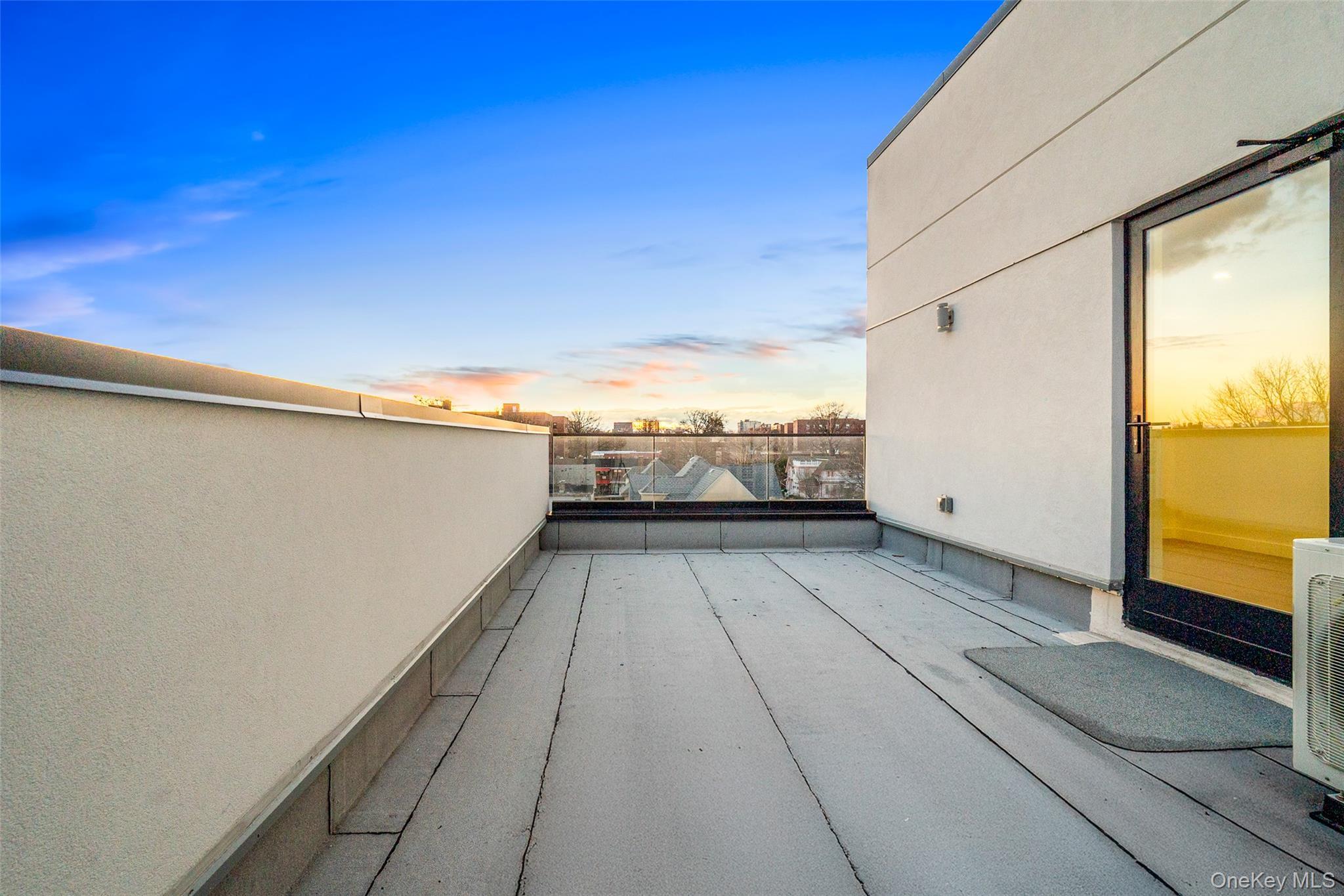 Condo Northern Blvd  Queens, NY 11354, MLS-952097-15