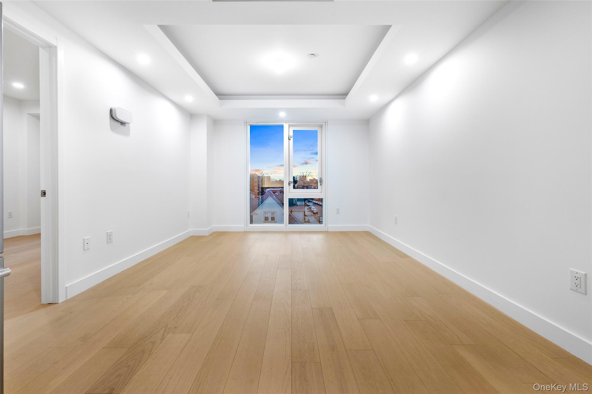 Condo Northern Blvd  Queens, NY 11354, MLS-952097-8