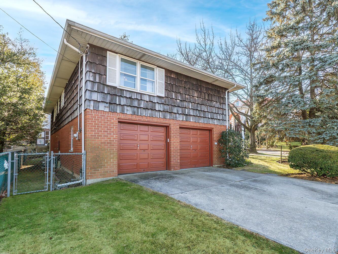 Single Family 215th  Queens, NY 11360, MLS-952145-38