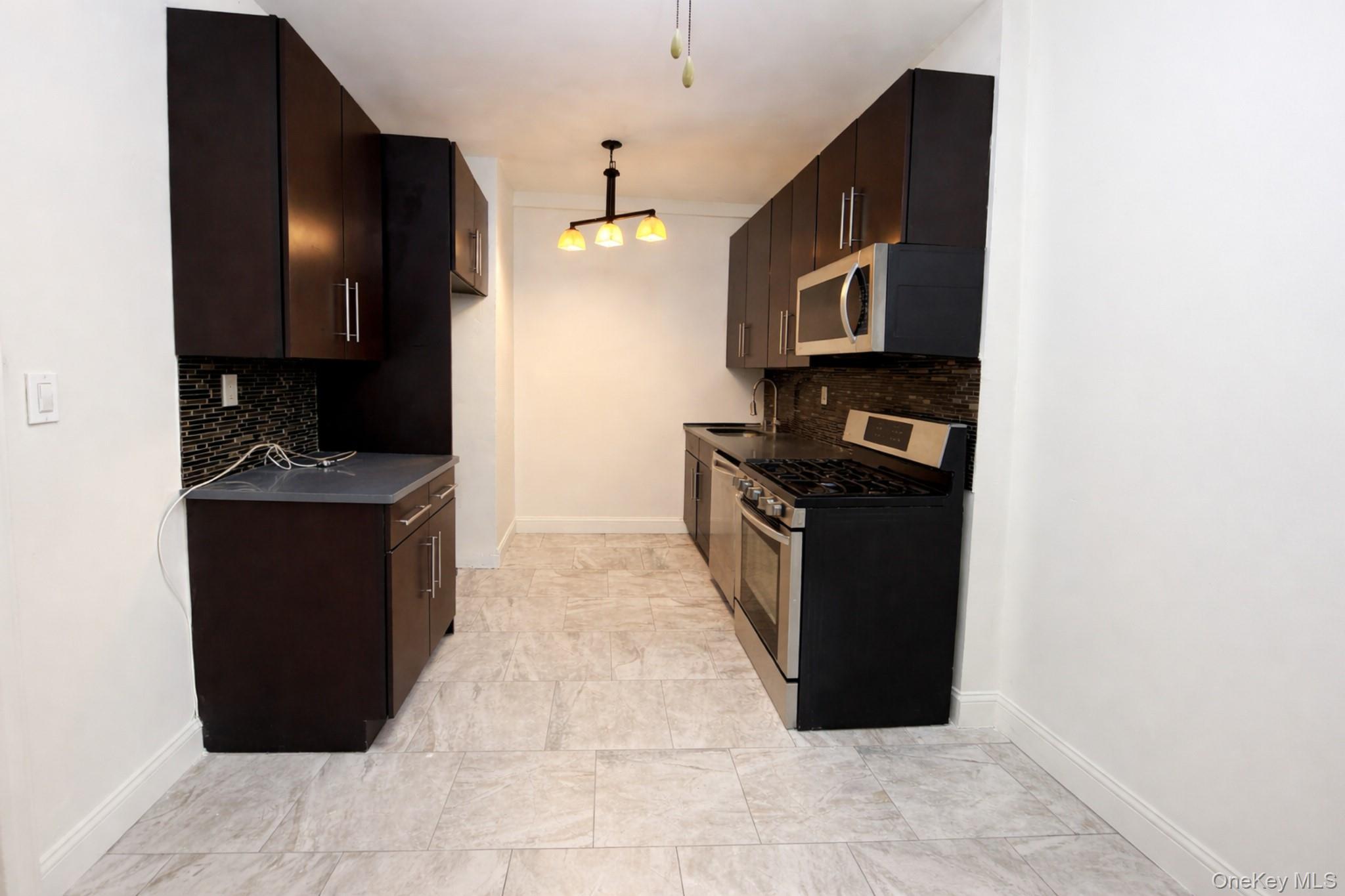 Coop Circuit  Westchester County, NY 10805, MLS-952168-3