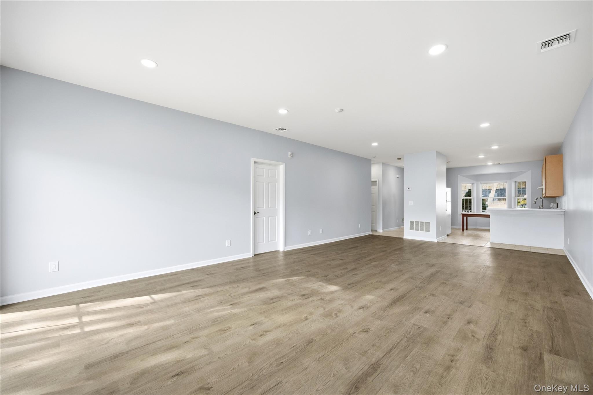 Condo Oyster Cove Suffolk County, NY 11715, MLS-952179-10