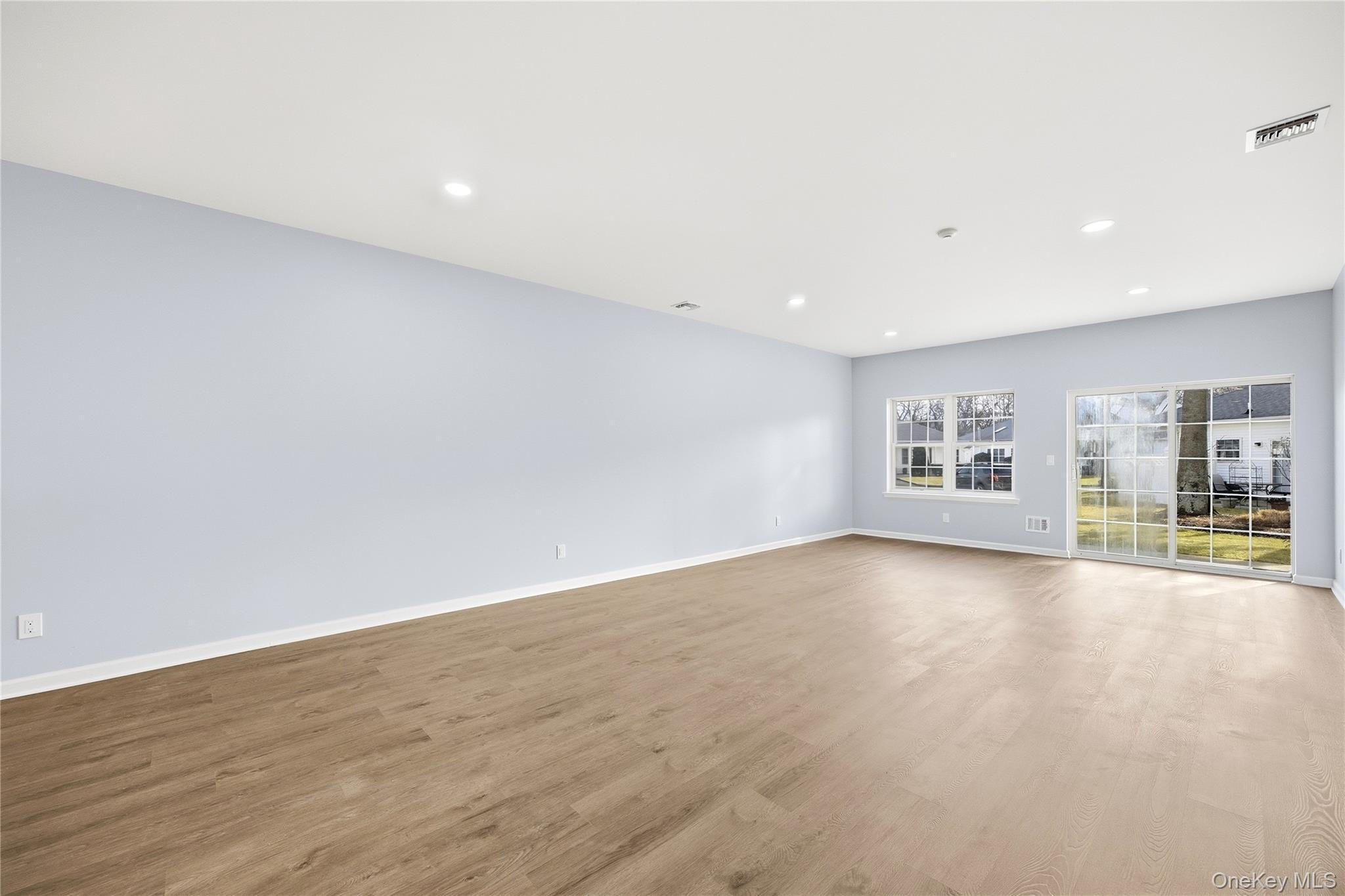 Condo Oyster Cove Suffolk County, NY 11715, MLS-952179-12