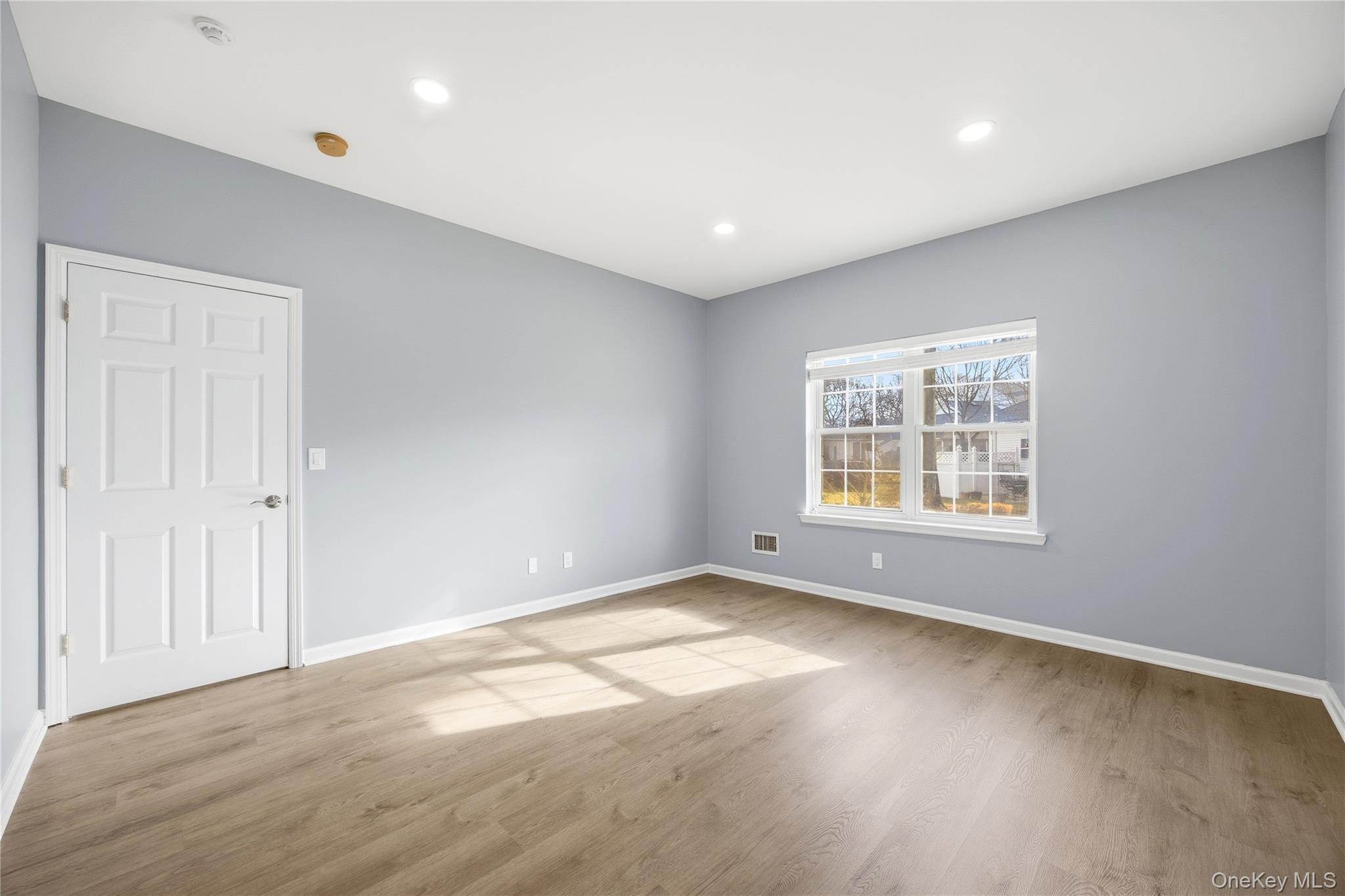 Condo Oyster Cove Suffolk County, NY 11715, MLS-952179-16