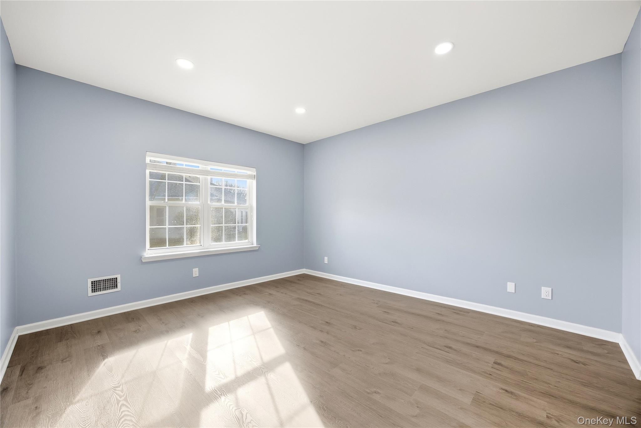 Condo Oyster Cove Suffolk County, NY 11715, MLS-952179-17