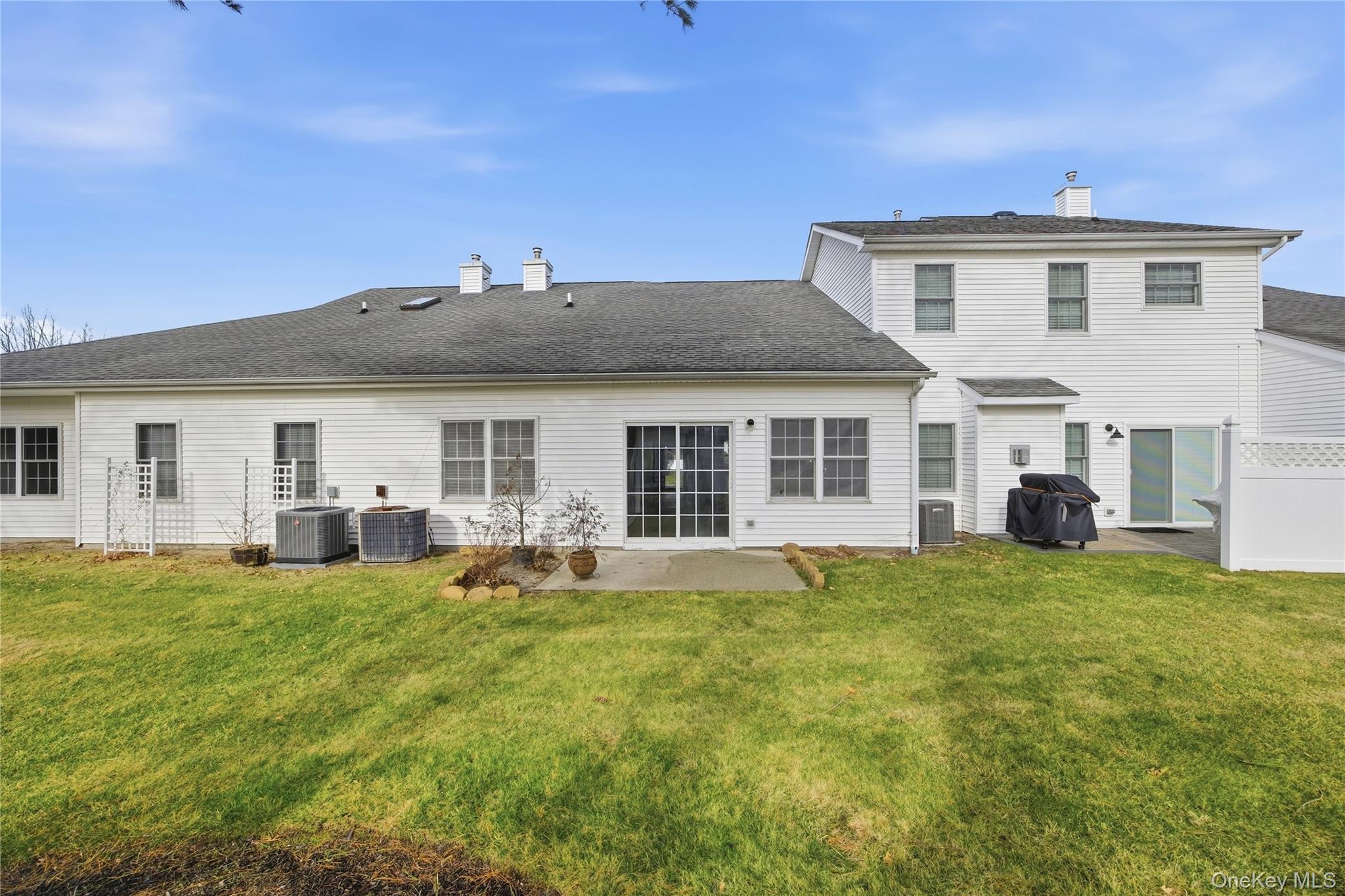 Condo Oyster Cove Suffolk County, NY 11715, MLS-952179-22