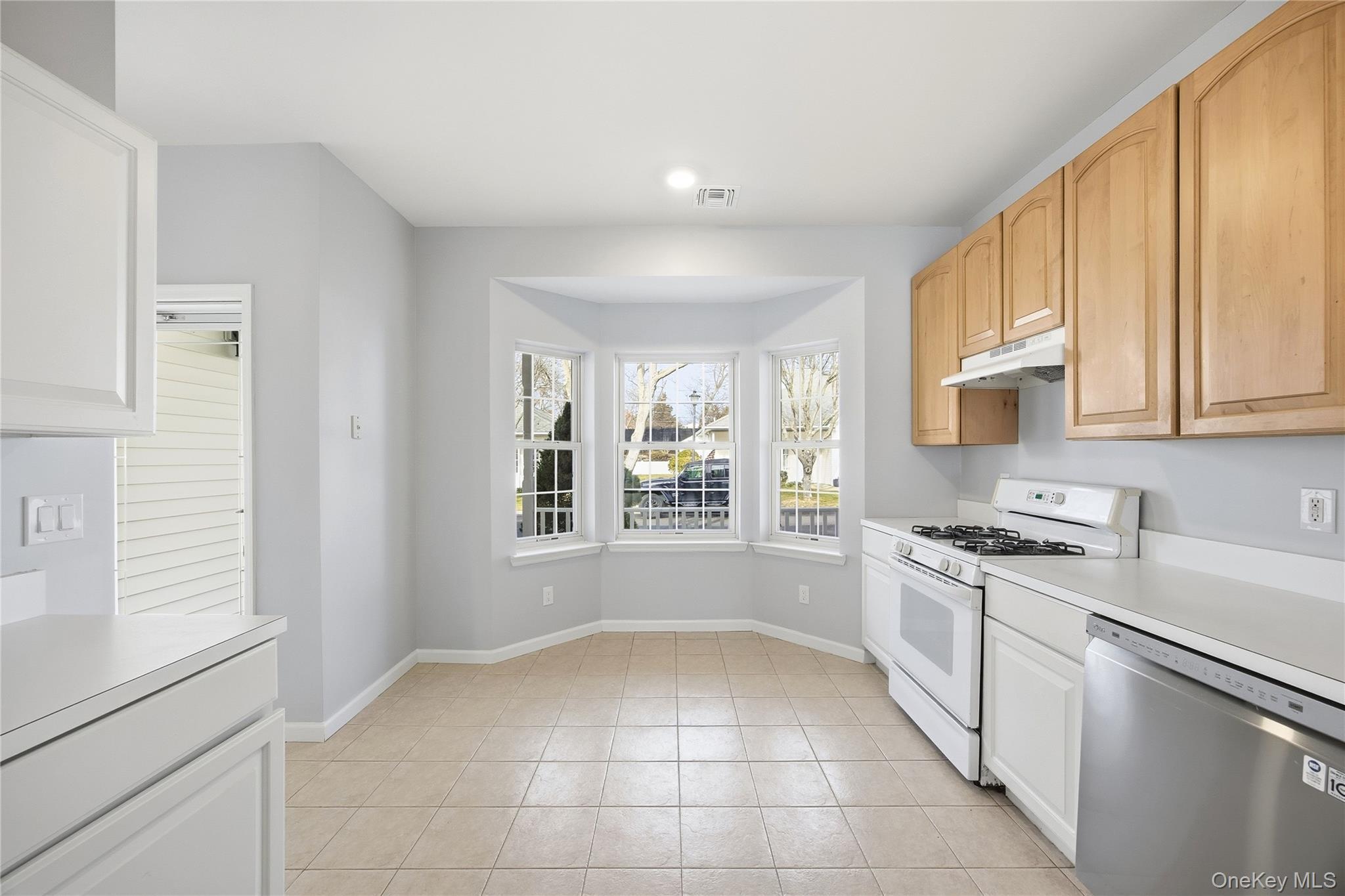 Condo Oyster Cove Suffolk County, NY 11715, MLS-952179-6