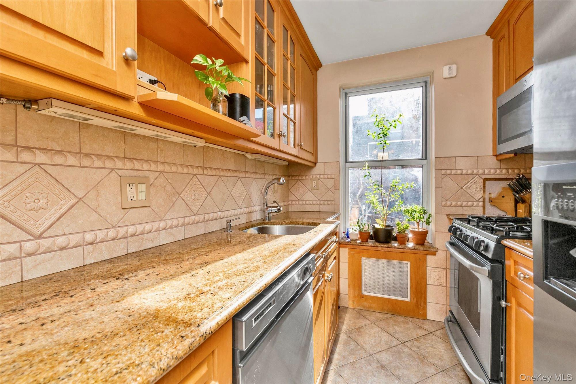 Coop Yellowstone  Queens, NY 11375, MLS-952203-7