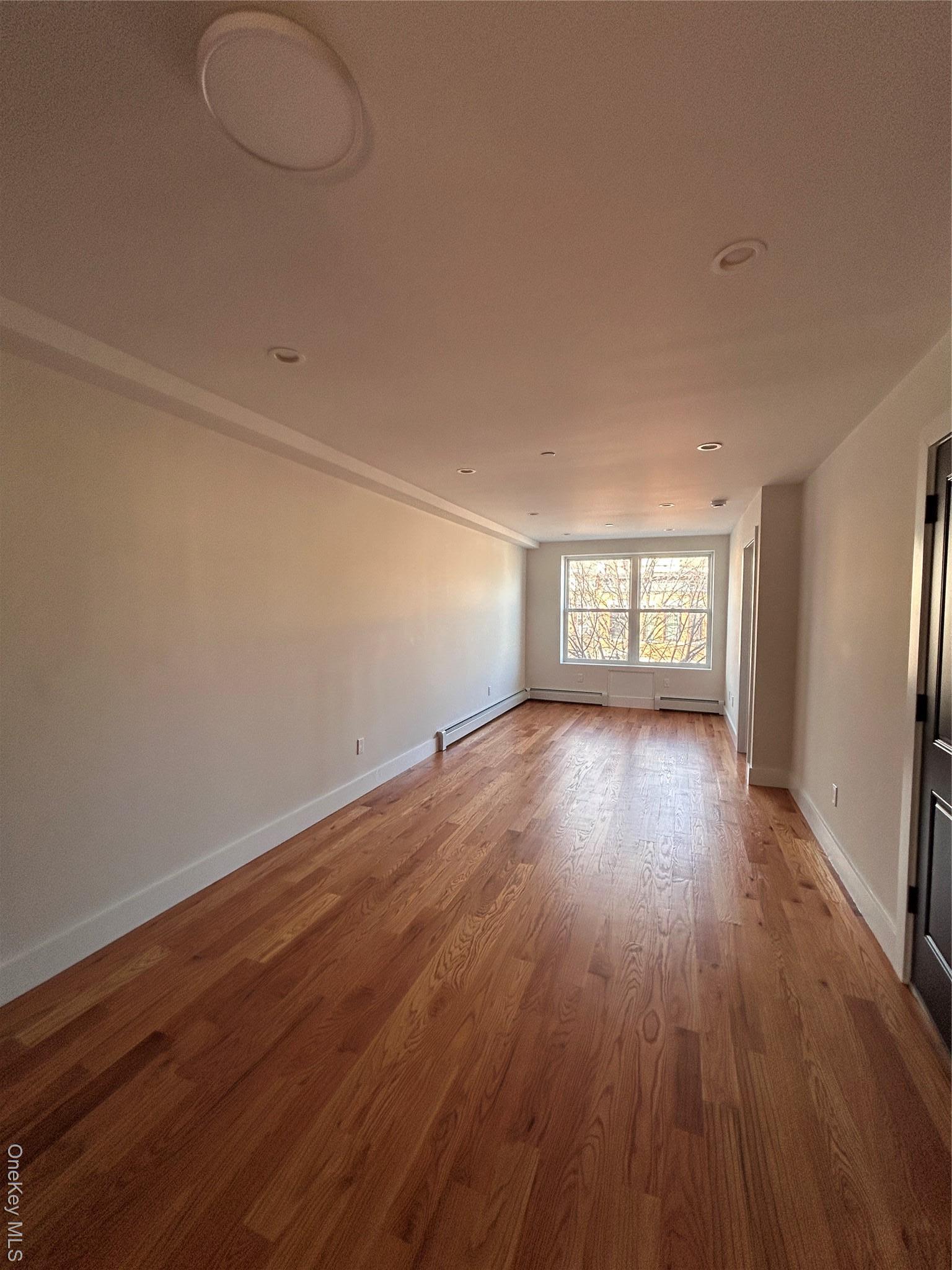 Single Family Menahan Queens, NY 11385, MLS-952229-18