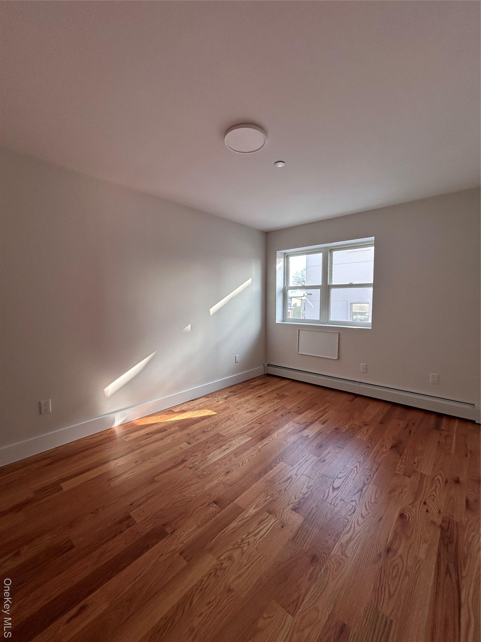 Single Family Menahan Queens, NY 11385, MLS-952229-19