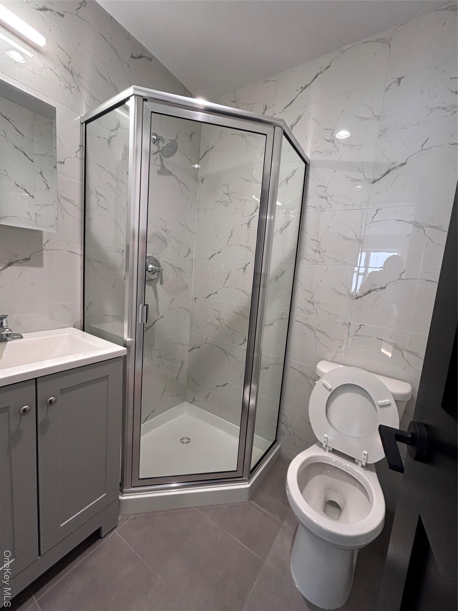 Single Family Menahan Queens, NY 11385, MLS-952229-20