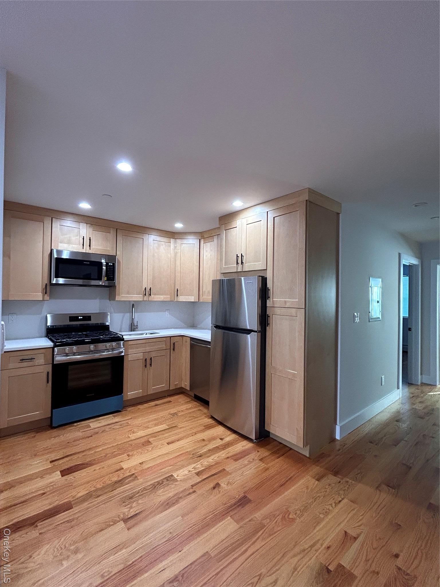 Single Family Menahan Queens, NY 11385, MLS-952229-4