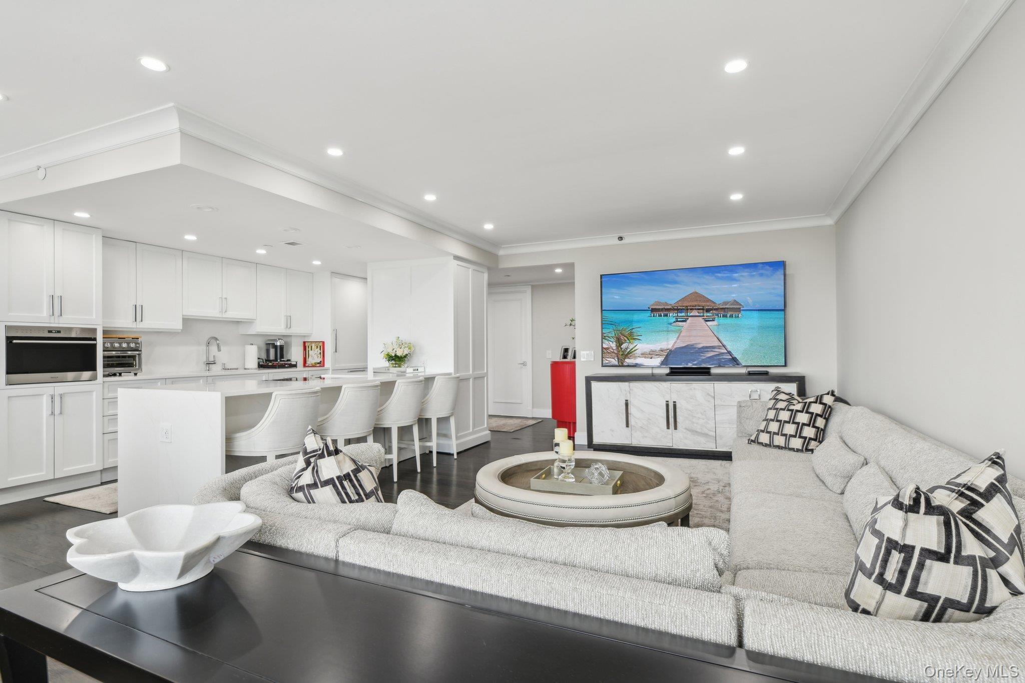 Condo Hilton  Nassau County, NY 11530, MLS-952273-10