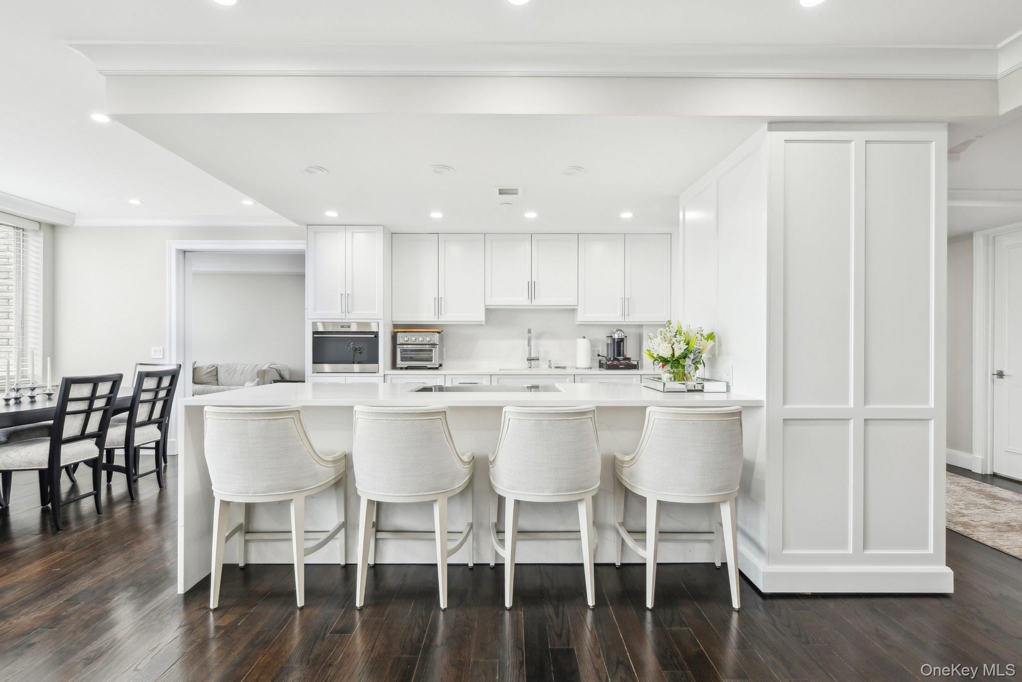 Condo Hilton  Nassau County, NY 11530, MLS-952273-11