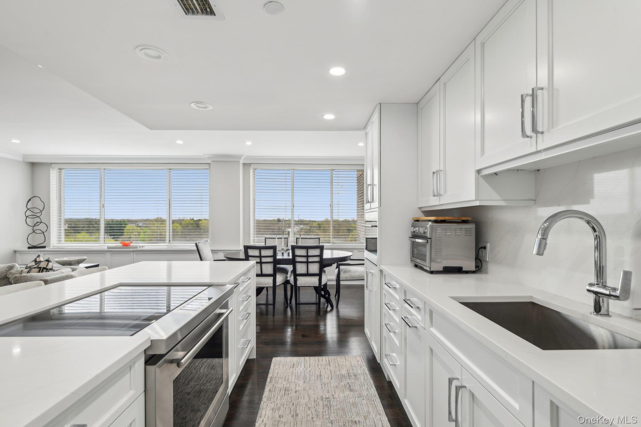 Condo Hilton  Nassau County, NY 11530, MLS-952273-12