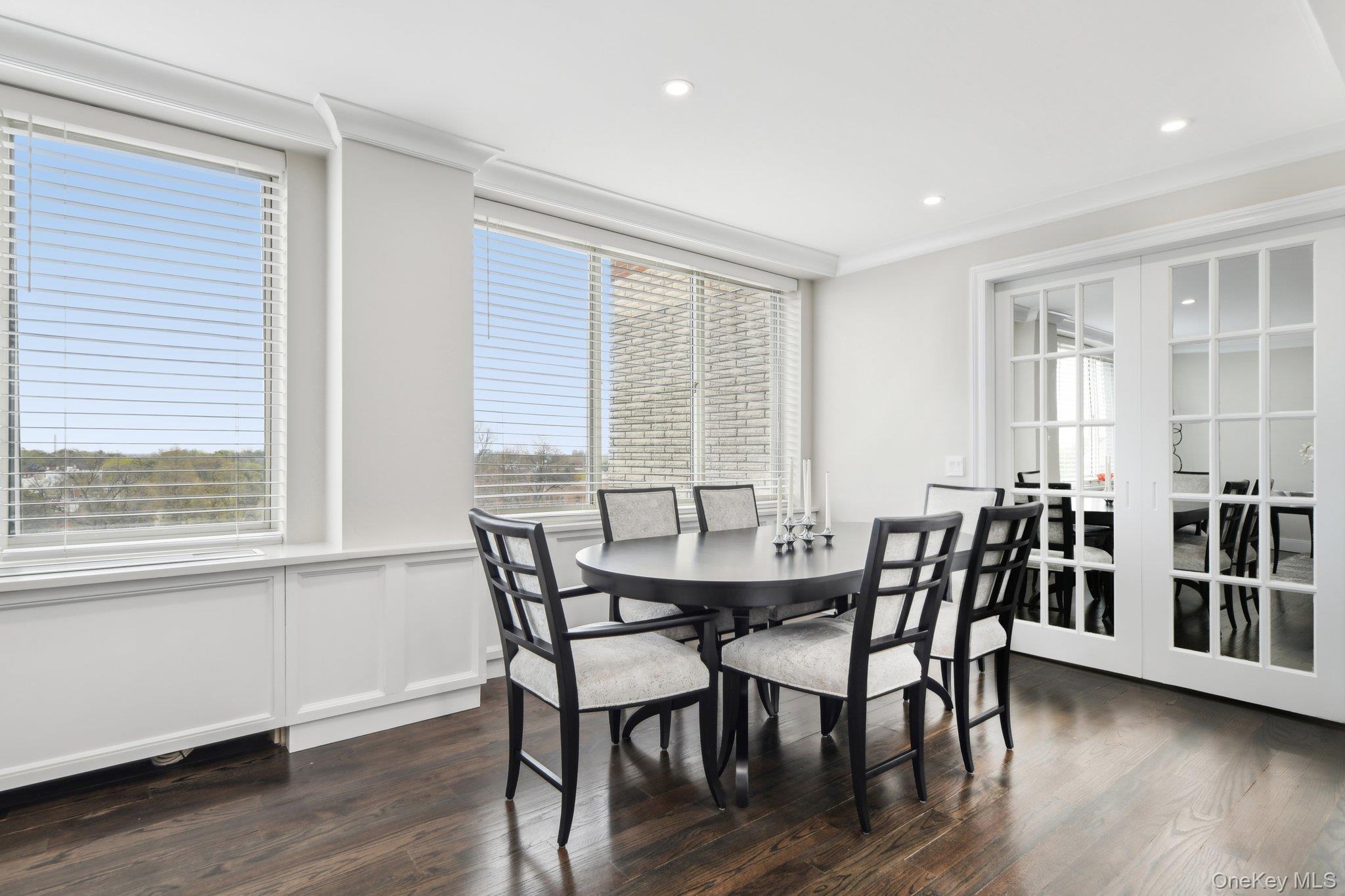 Condo Hilton  Nassau County, NY 11530, MLS-952273-18