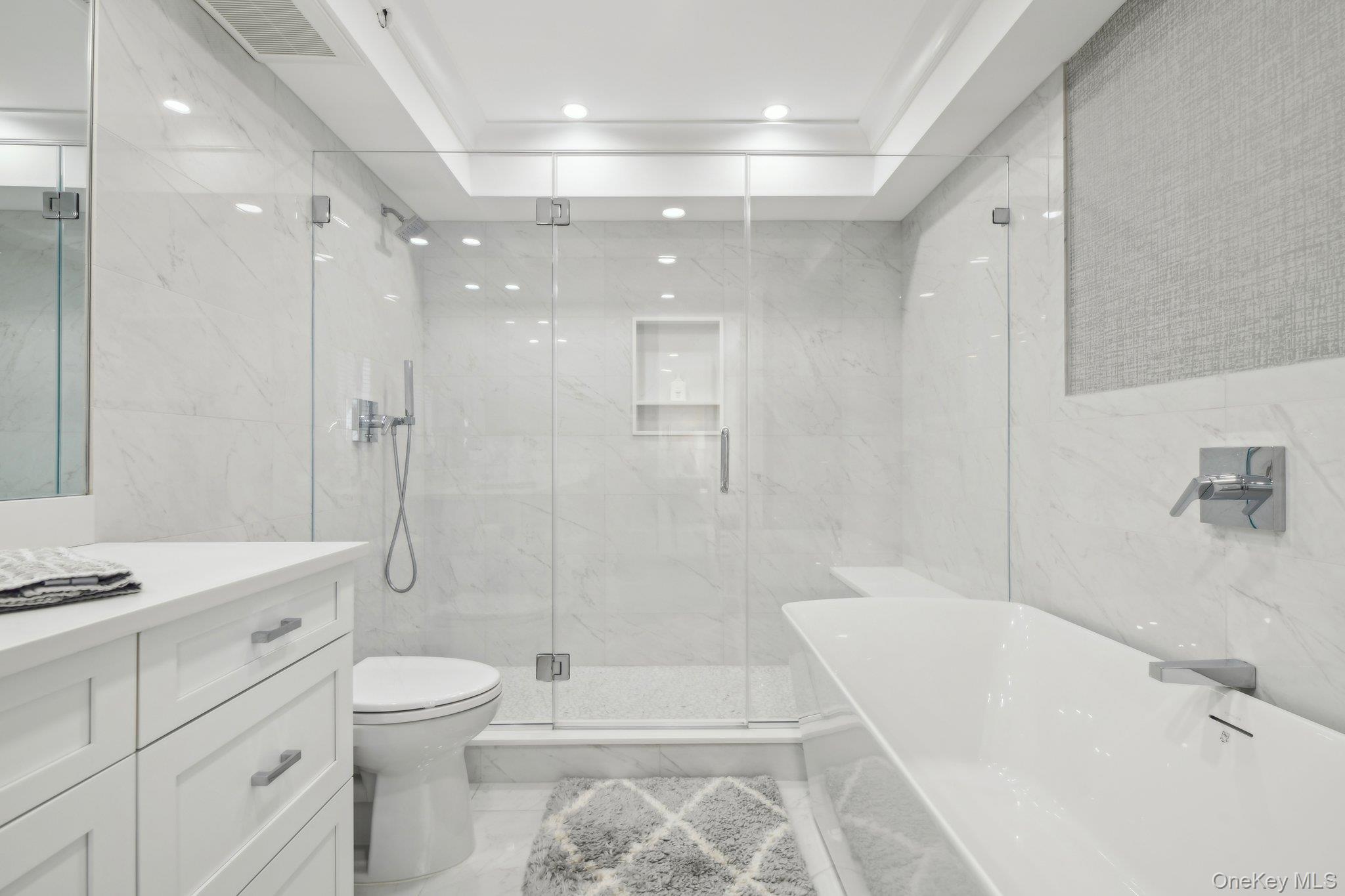 Condo Hilton  Nassau County, NY 11530, MLS-952273-24