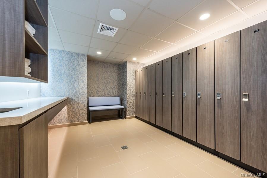 Condo Hilton  Nassau County, NY 11530, MLS-952273-45