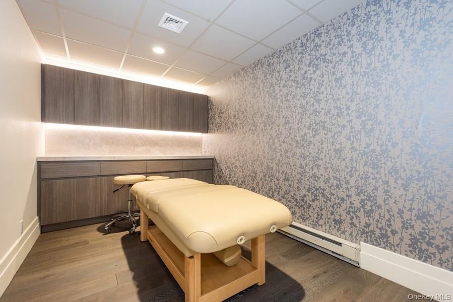 Condo Hilton  Nassau County, NY 11530, MLS-952273-46